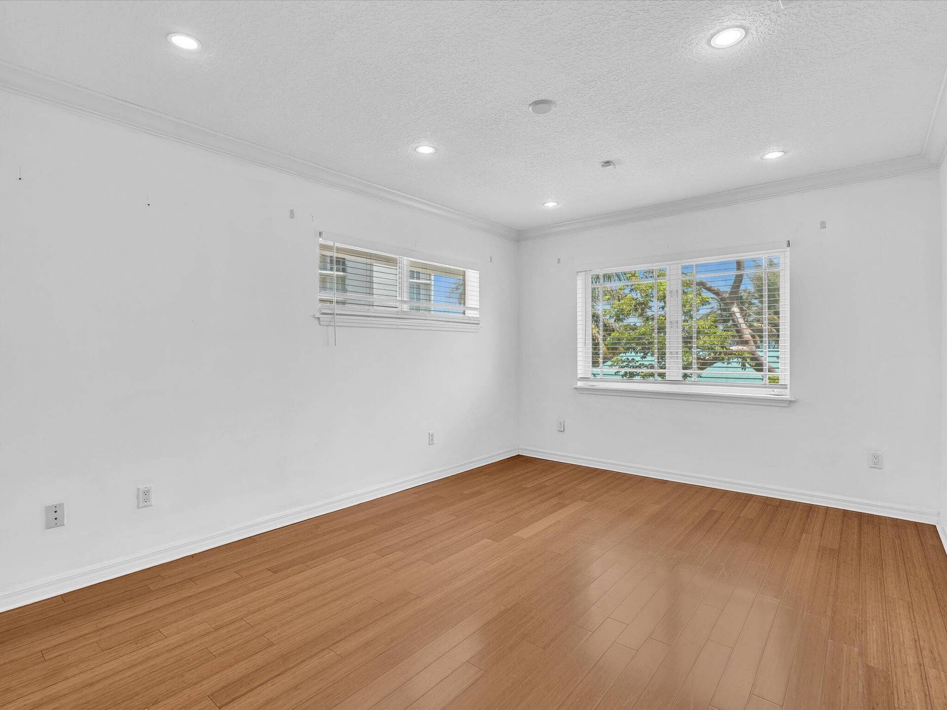 518 N Riverside Drive, Pompano Beach, FL 33062 Bedroom