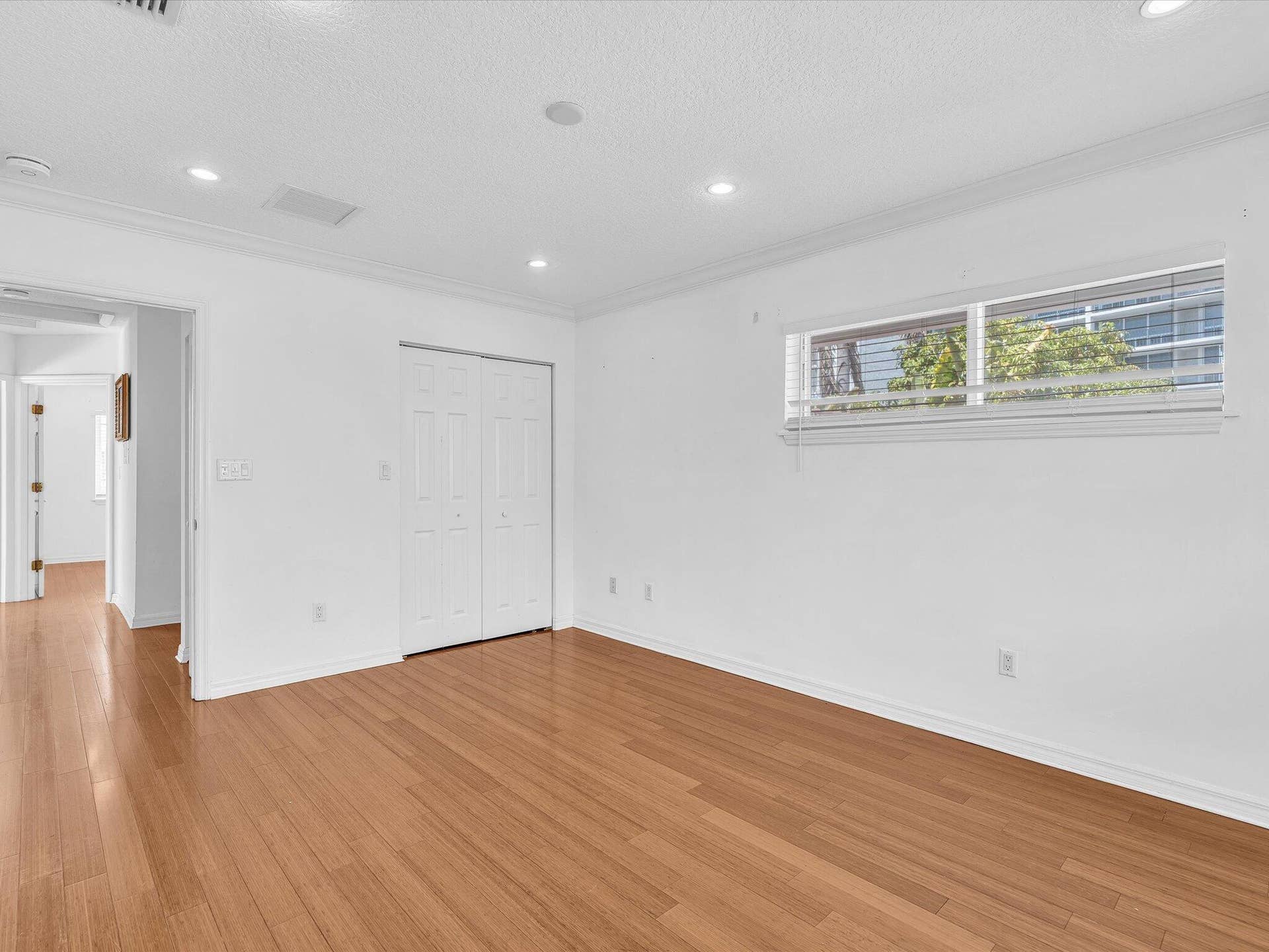 518 N Riverside Drive, Pompano Beach, FL 33062 Bedroom