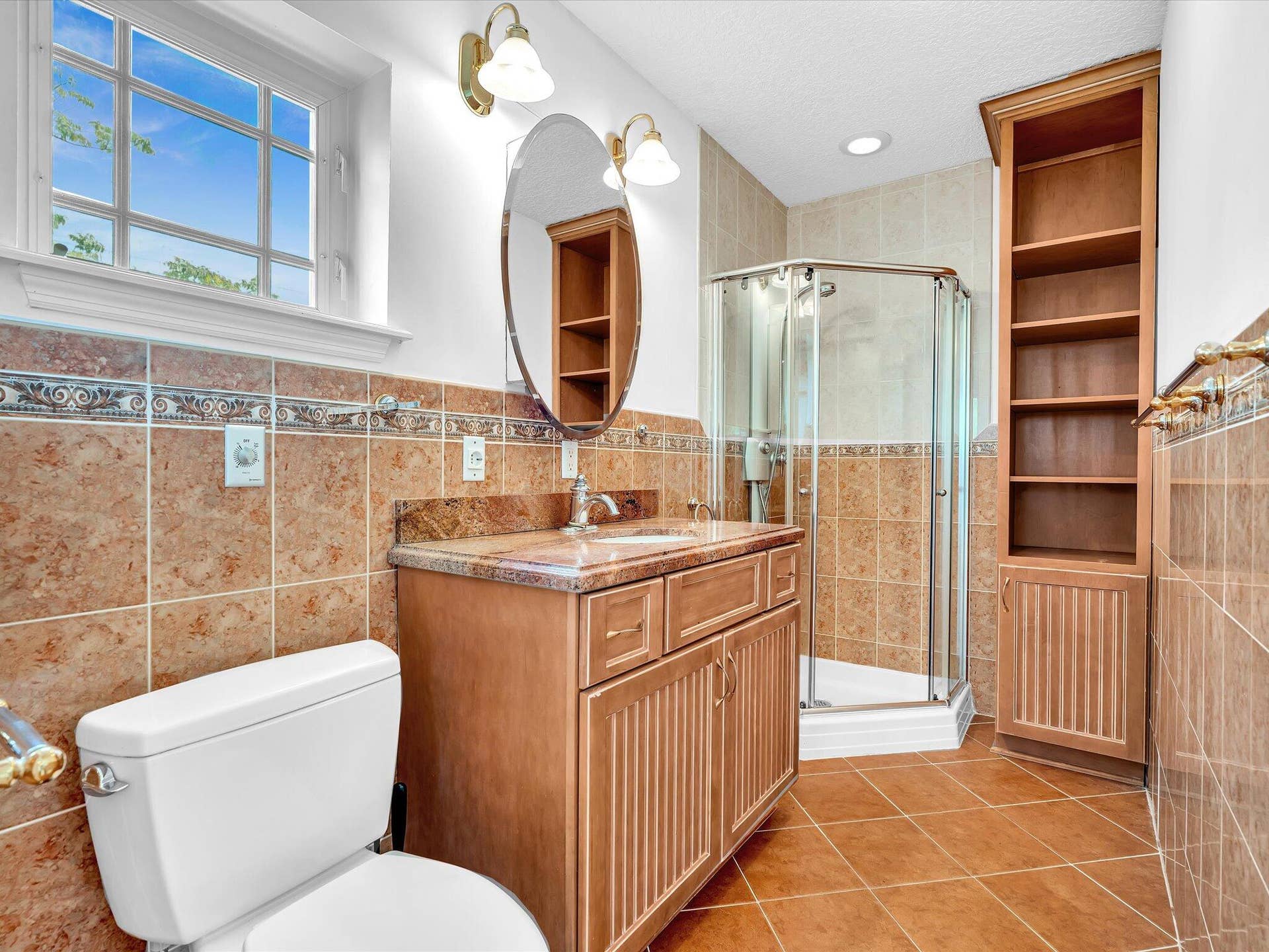 518 N Riverside Drive, Pompano Beach, FL 33062 Bath