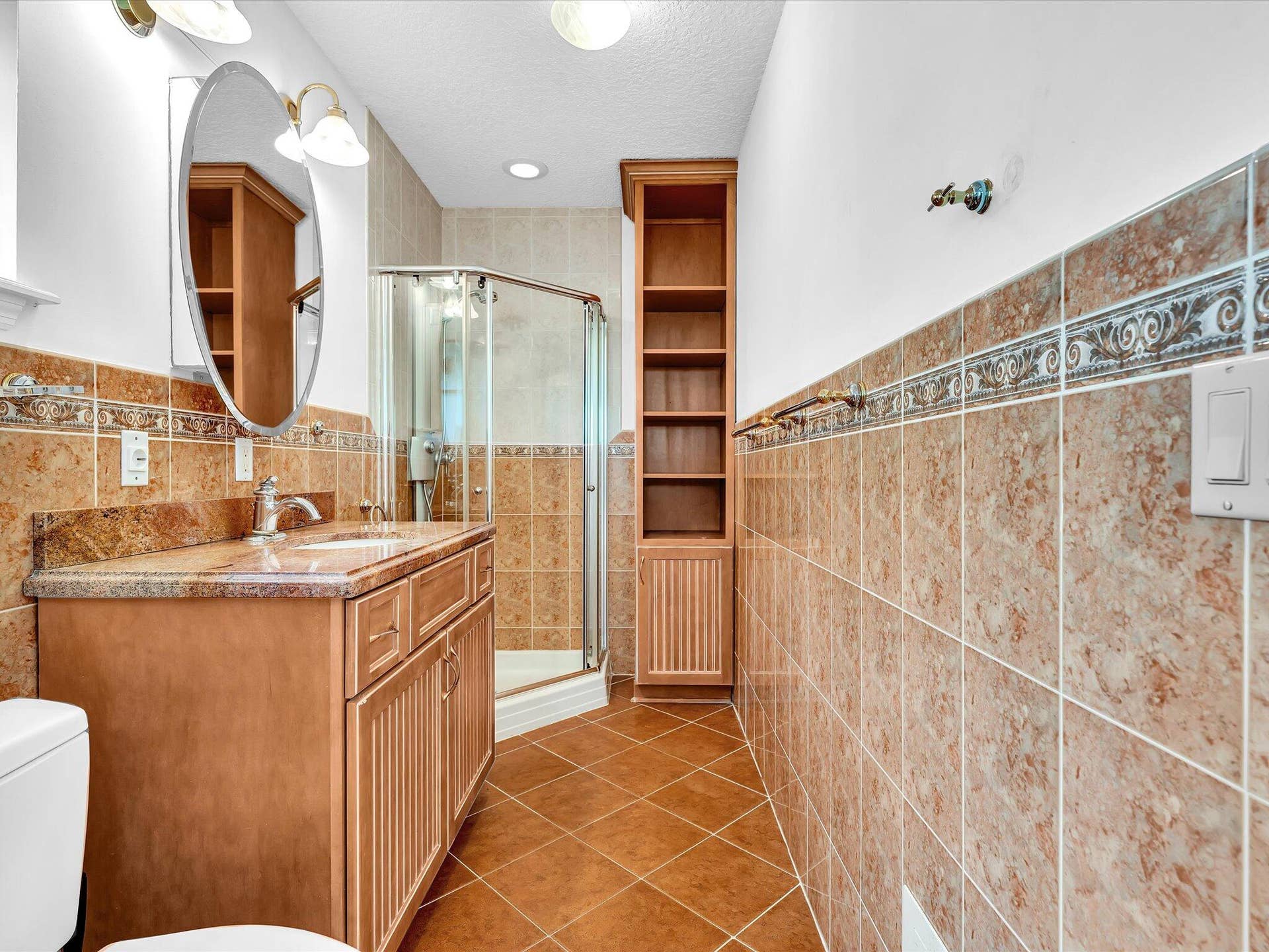 518 N Riverside Drive, Pompano Beach, FL 33062 Bath