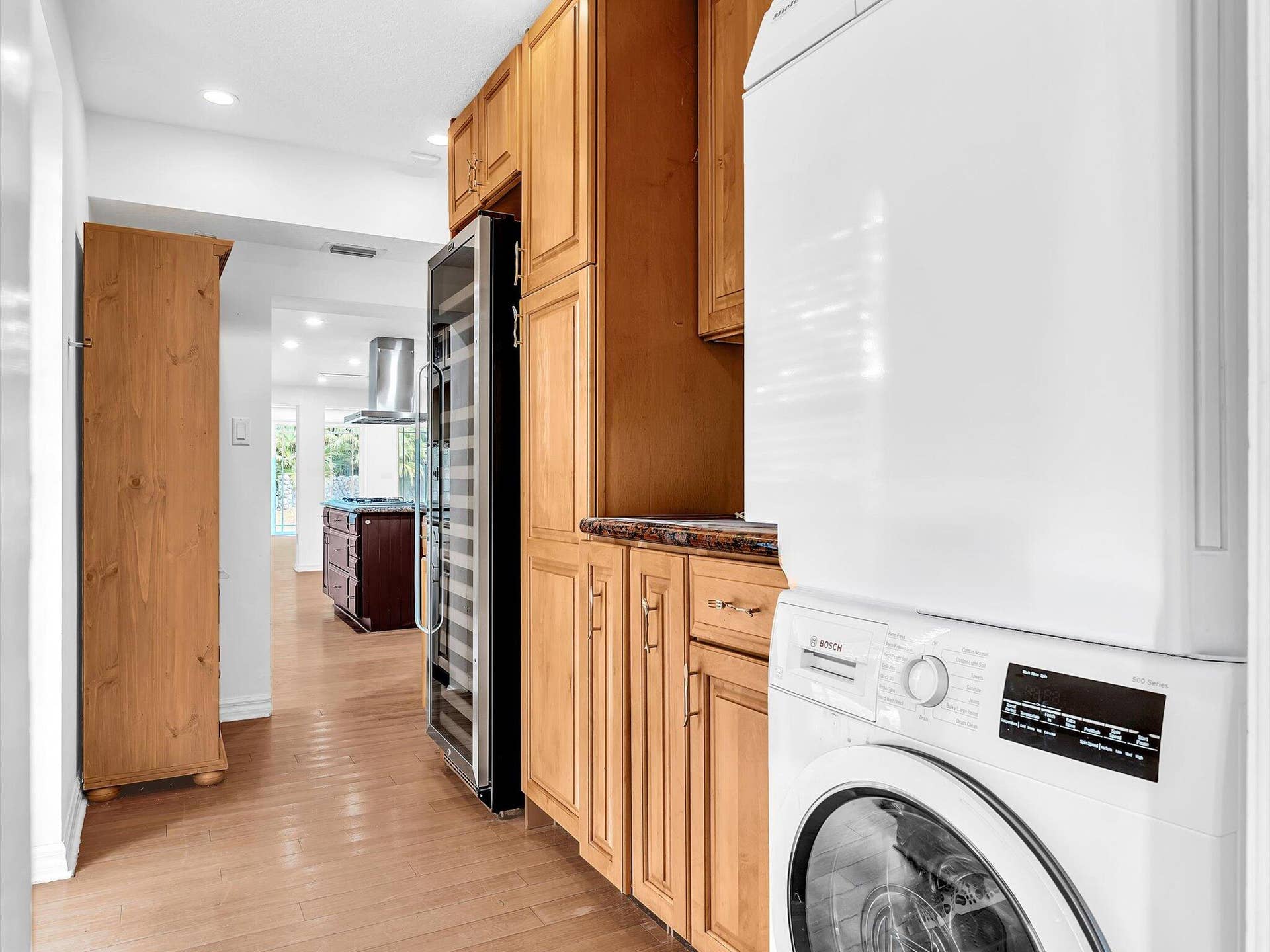 518 N Riverside Drive, Pompano Beach, FL 33062 Butlers Pantry