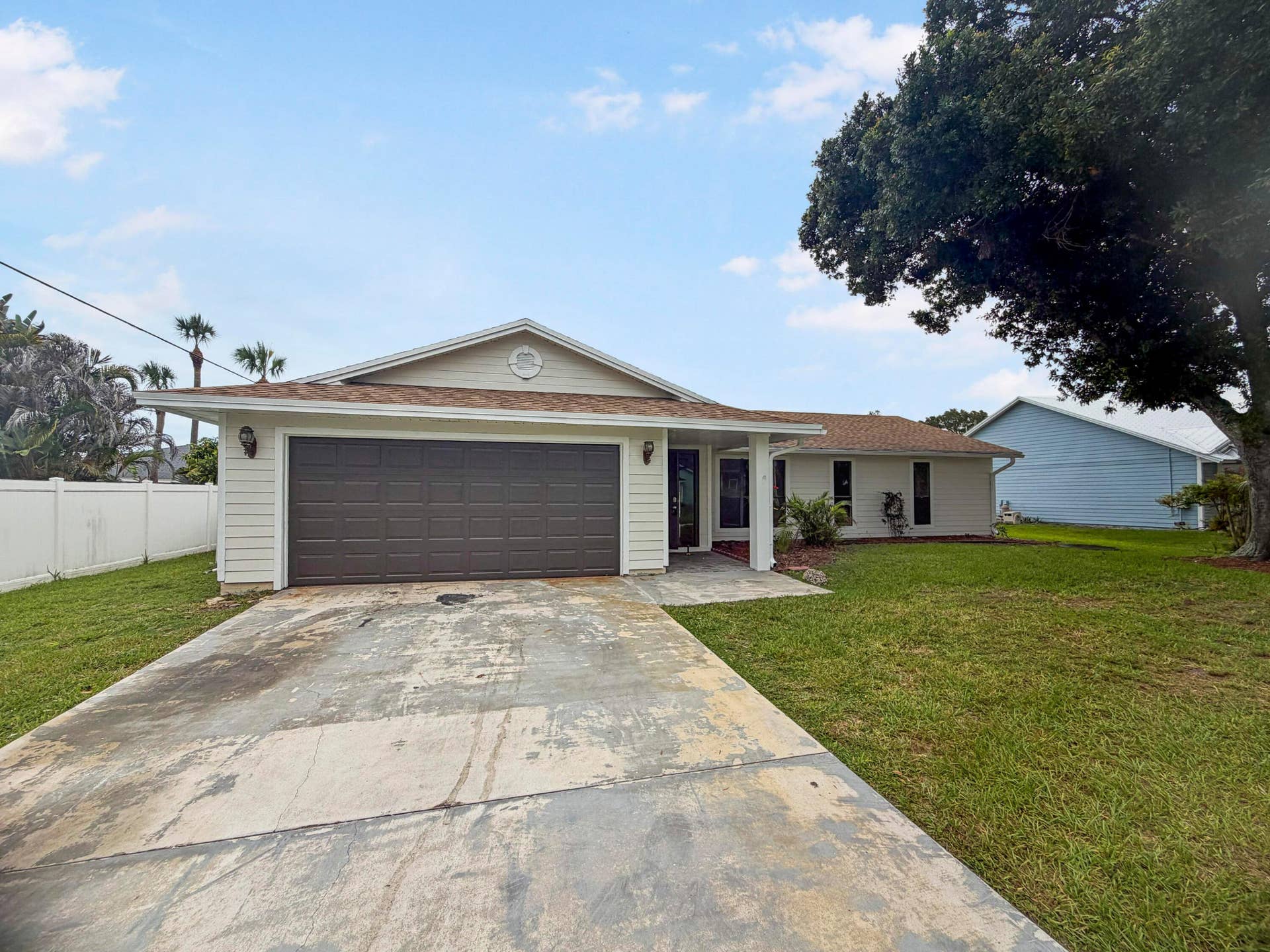 2305 SW Fern Circle, Port St Lucie, FL 34953 photo_01