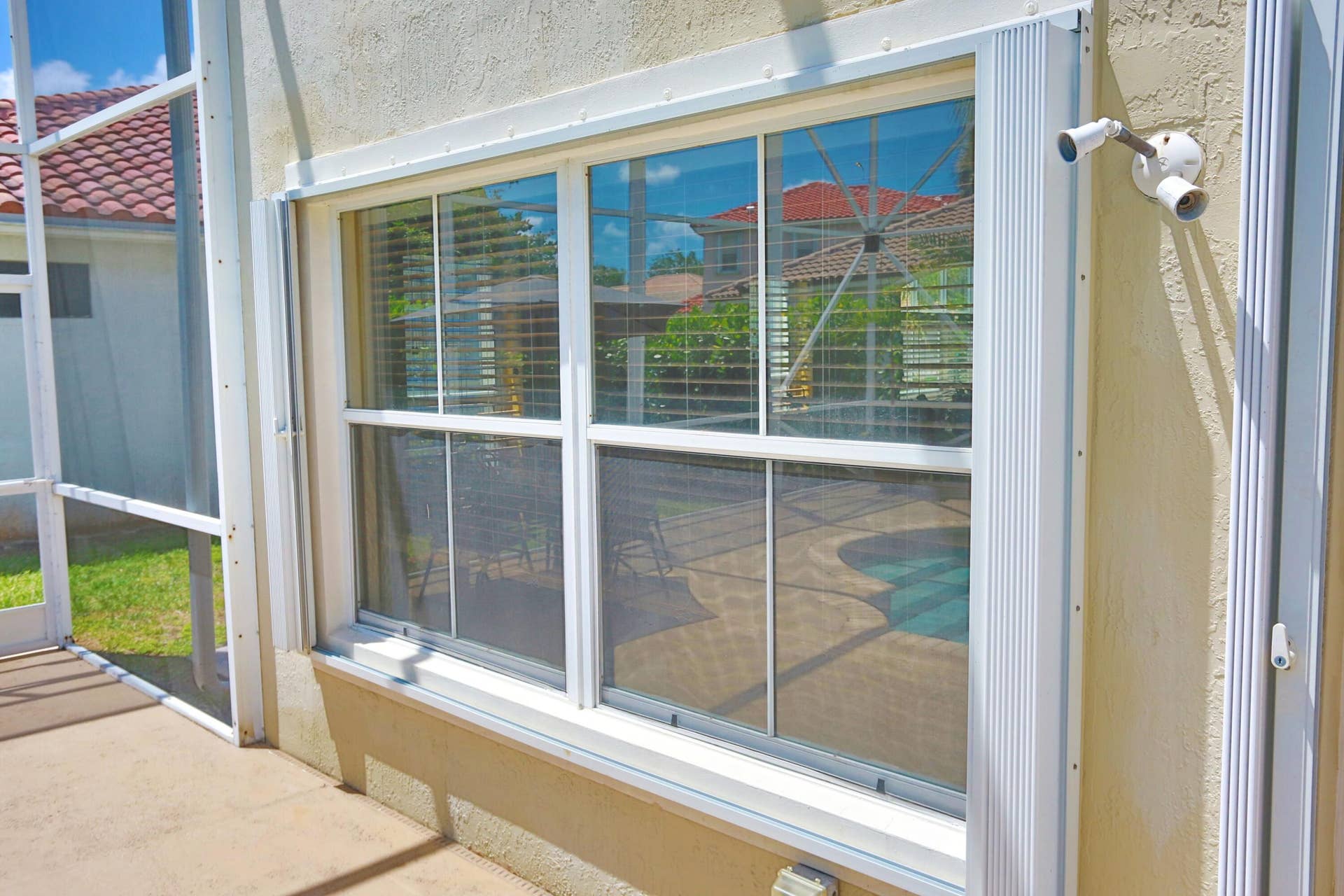 5157 NW 122nd Avenue, Coral Springs, FL 33076 ACCORDION SHUTTERS