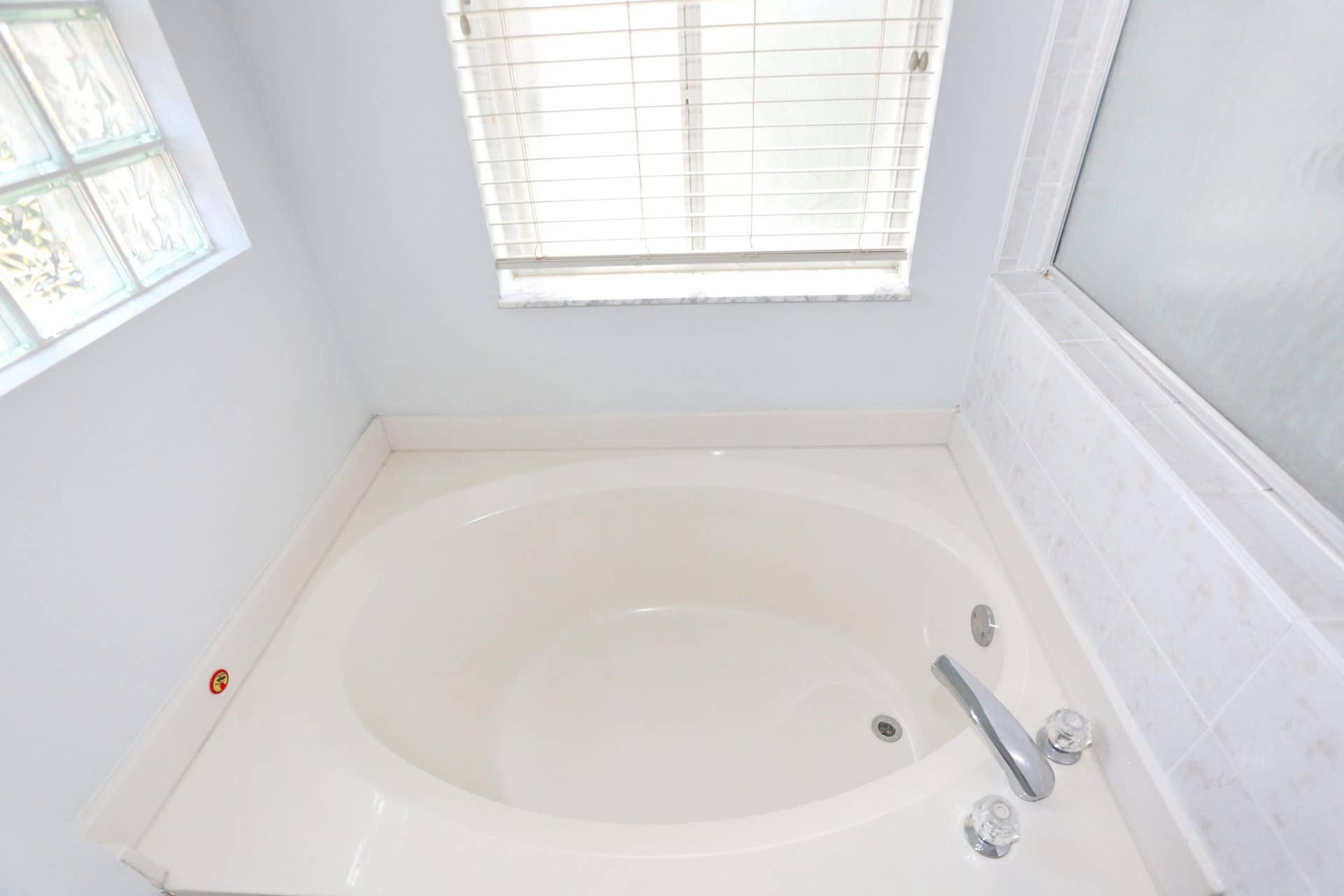 5157 NW 122nd Avenue, Coral Springs, FL 33076 SEPARATE TUB
