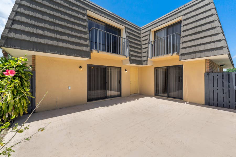 Property photo for 915 9th Way, West Palm Beach, FL