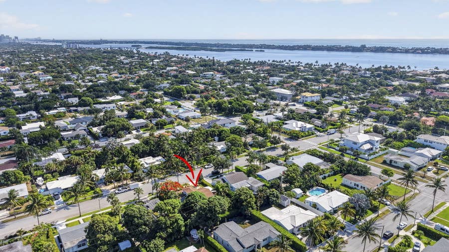 Property photo for 338 Hunter Street, West Palm Beach, FL