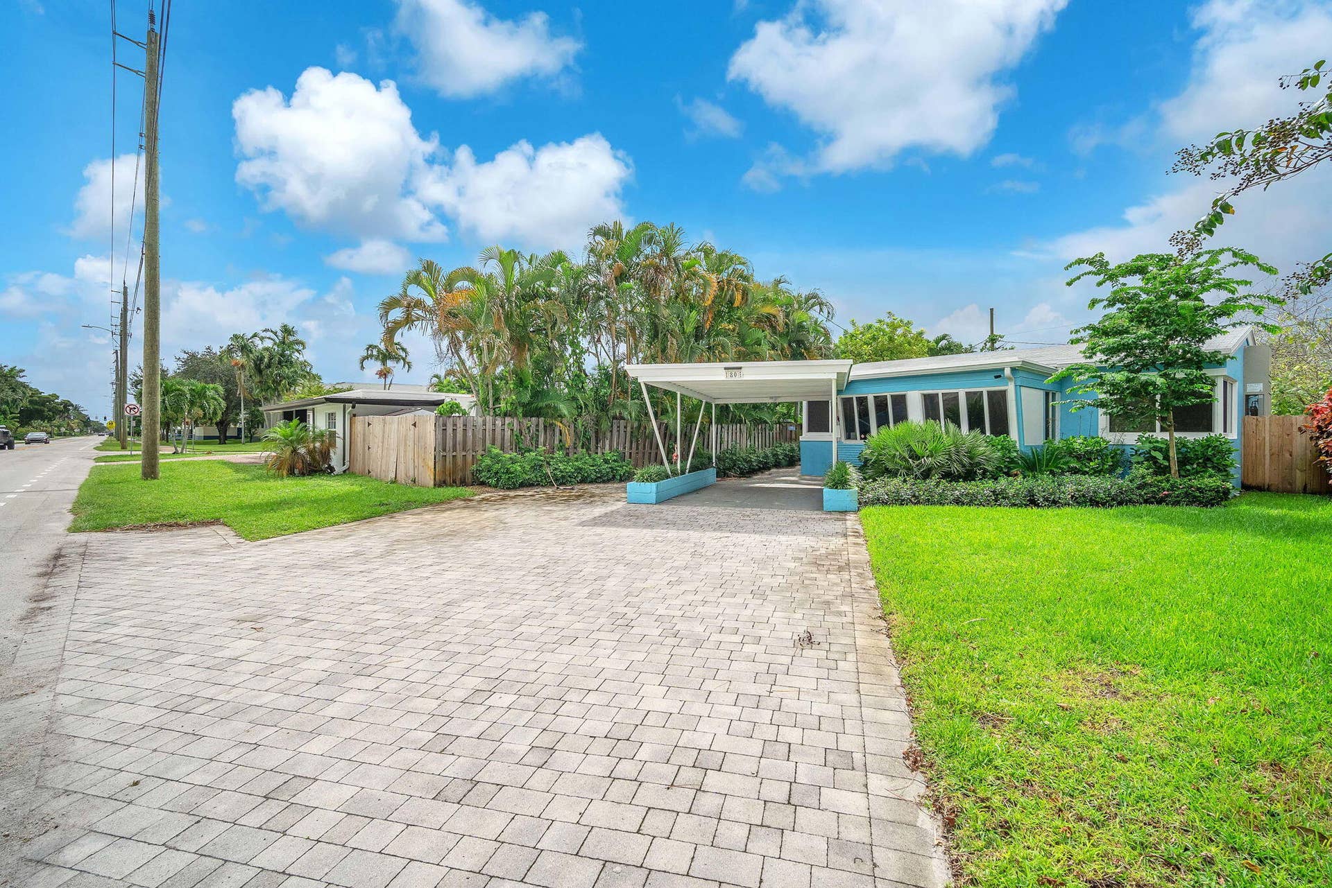 80 NE 26th Street, Wilton Manors, FL 33305 3-web-or-mls-DSC00124