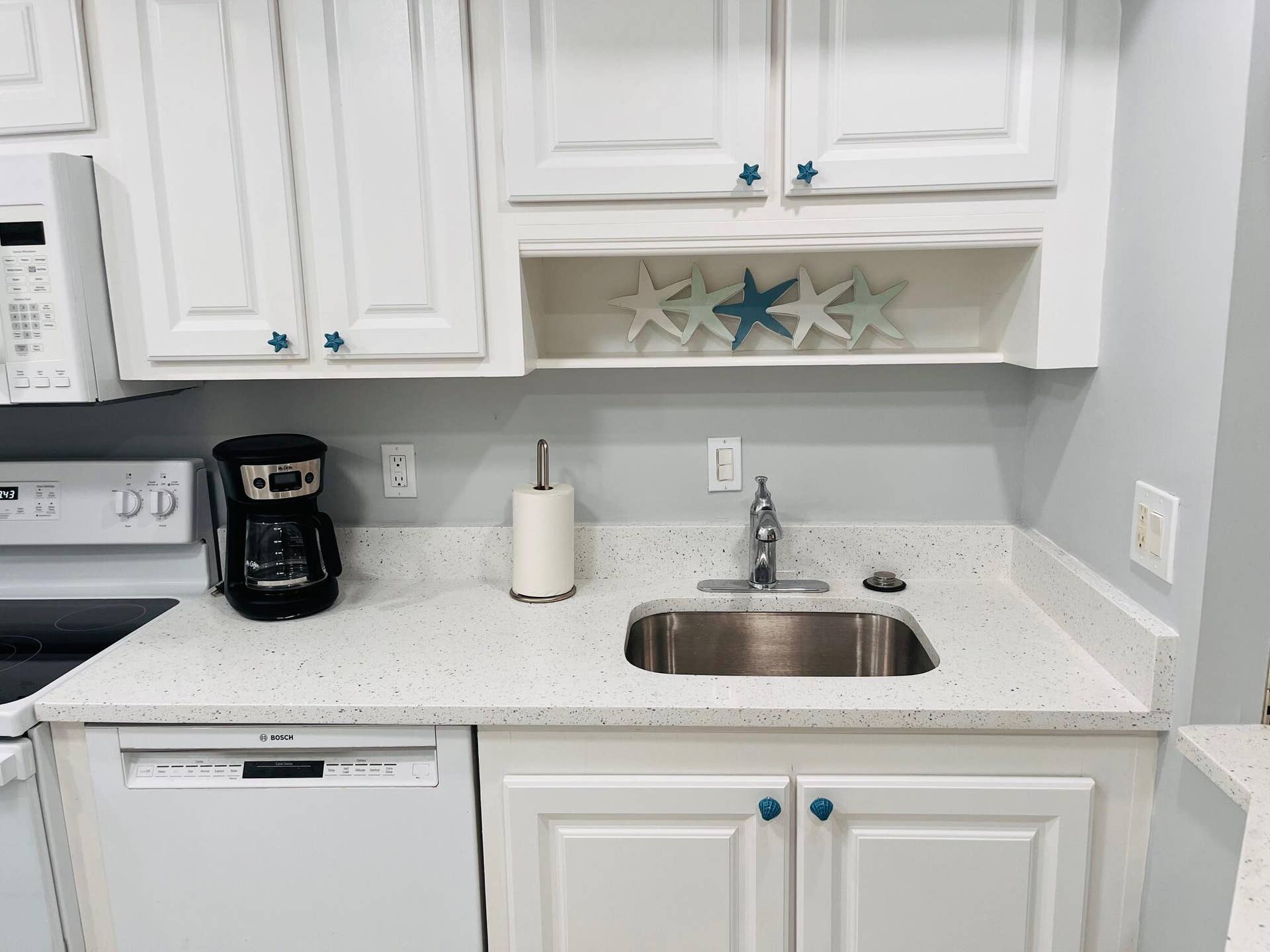2800 N Ocean Drive, #A12b, Singer Island, FL 33404 New quartz counters