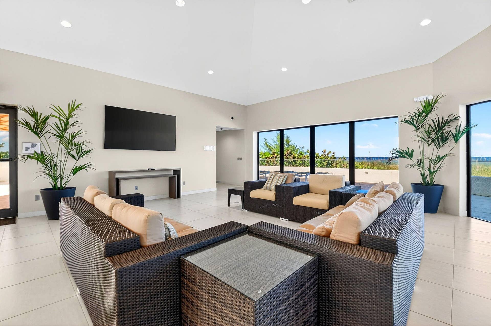 5540 N Ocean Drive, #1c, Singer Island, FL 33404 32-web-or-mls-DSC_9822