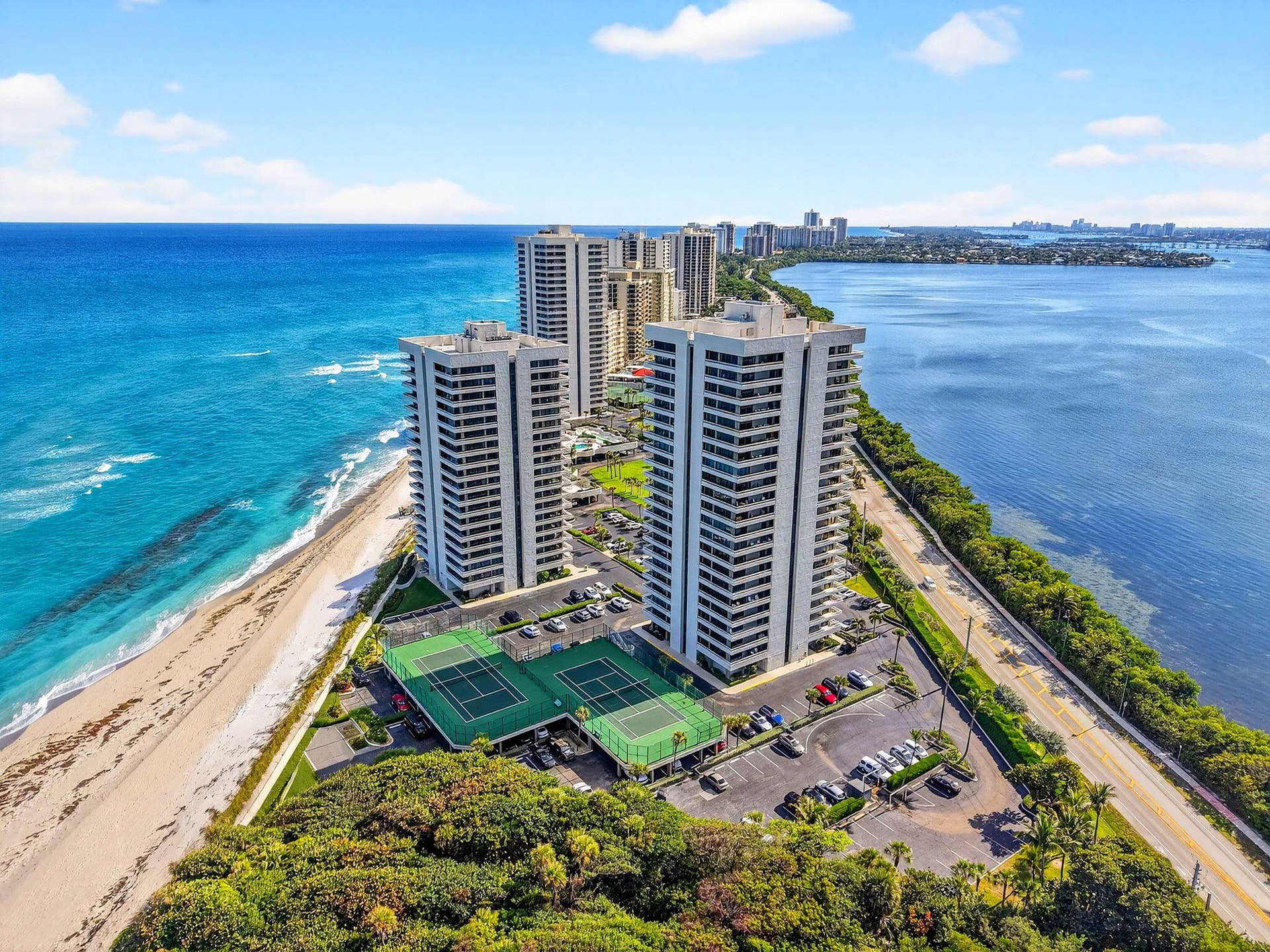 5540 N Ocean Drive, #1c, Singer Island, FL 33404 17-web-or-mls-DJI_20260129144833_0909_D