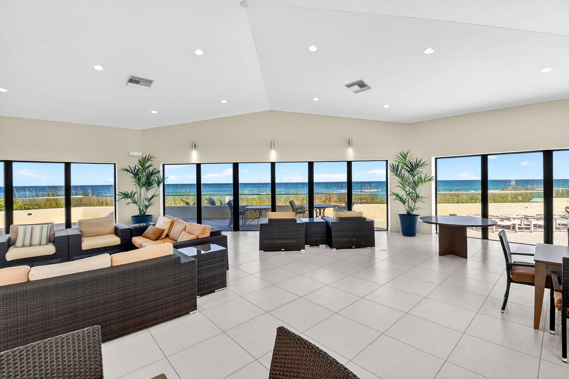 5540 N Ocean Drive, #1c, Singer Island, FL 33404 29-web-or-mls-DSC_9807