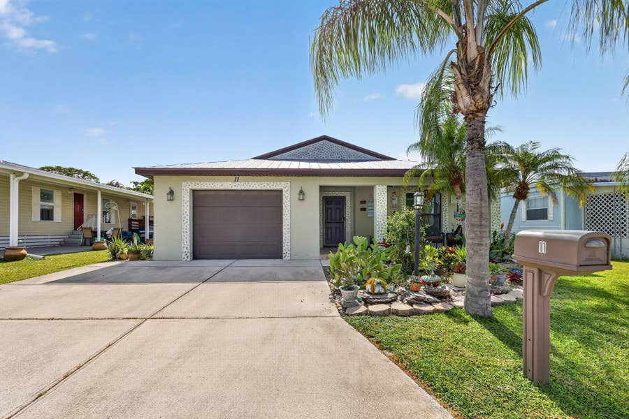 Property photo for 11 SE Flamenco Way, Port St Lucie, FL