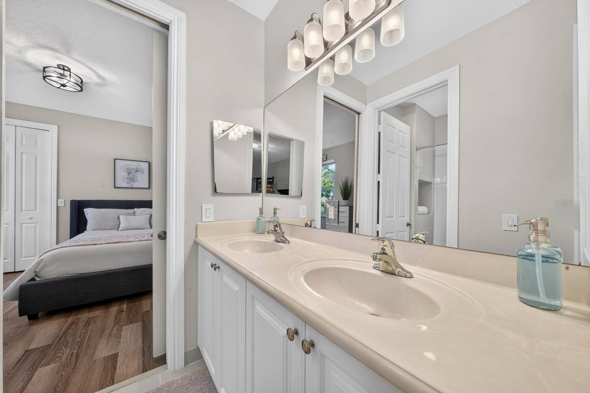 6529 NW 103rd Terrace, Parkland, FL 33076 041-034-Bathroom-4000x2664