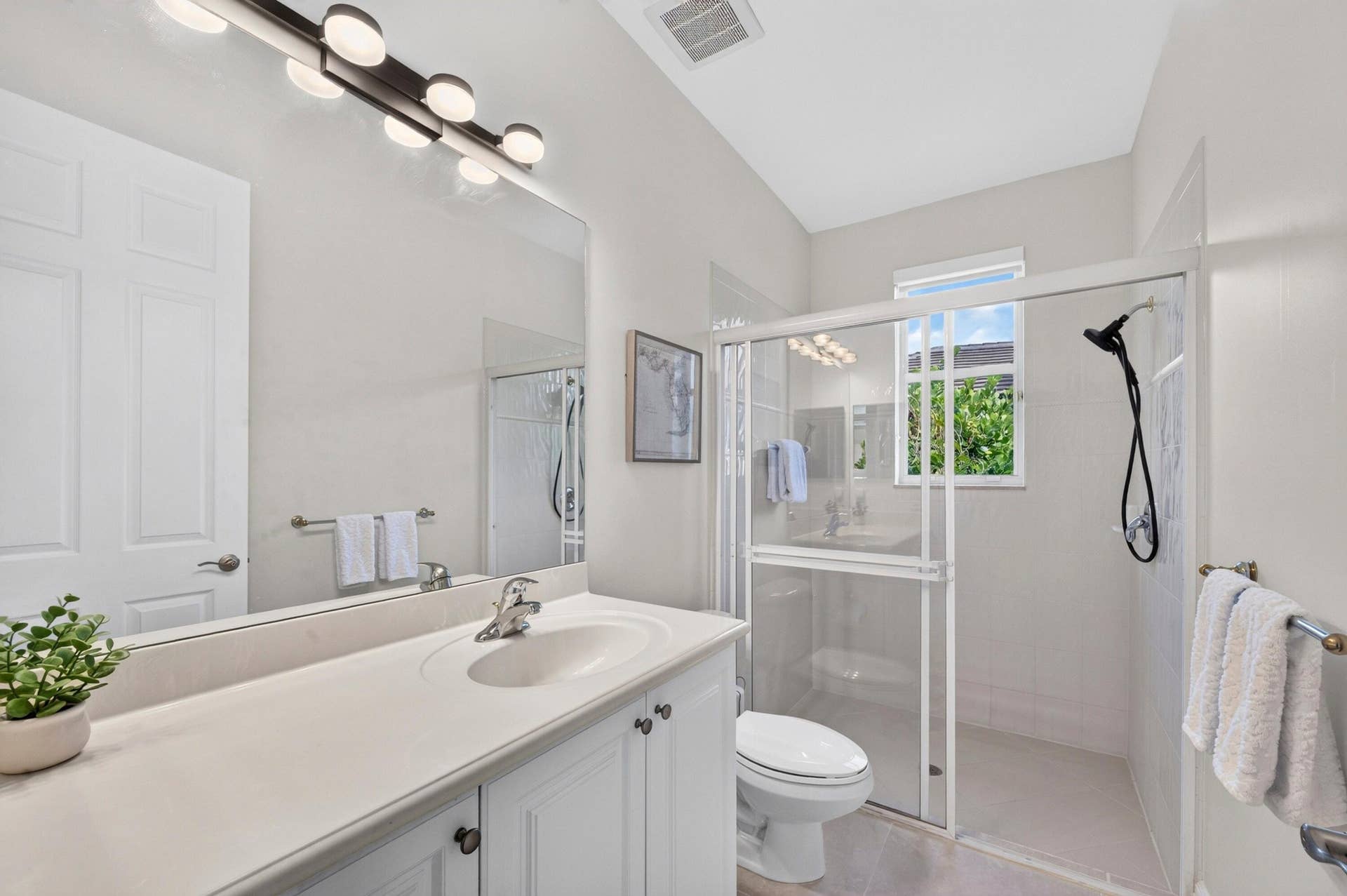6529 NW 103rd Terrace, Parkland, FL 33076 045-015-Bathroom-4000x2662