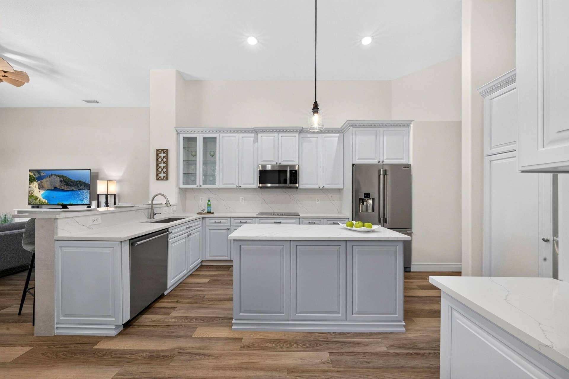 6529 NW 103rd Terrace, Parkland, FL 33076 019-023-KitchenBreakfast-4000x2664