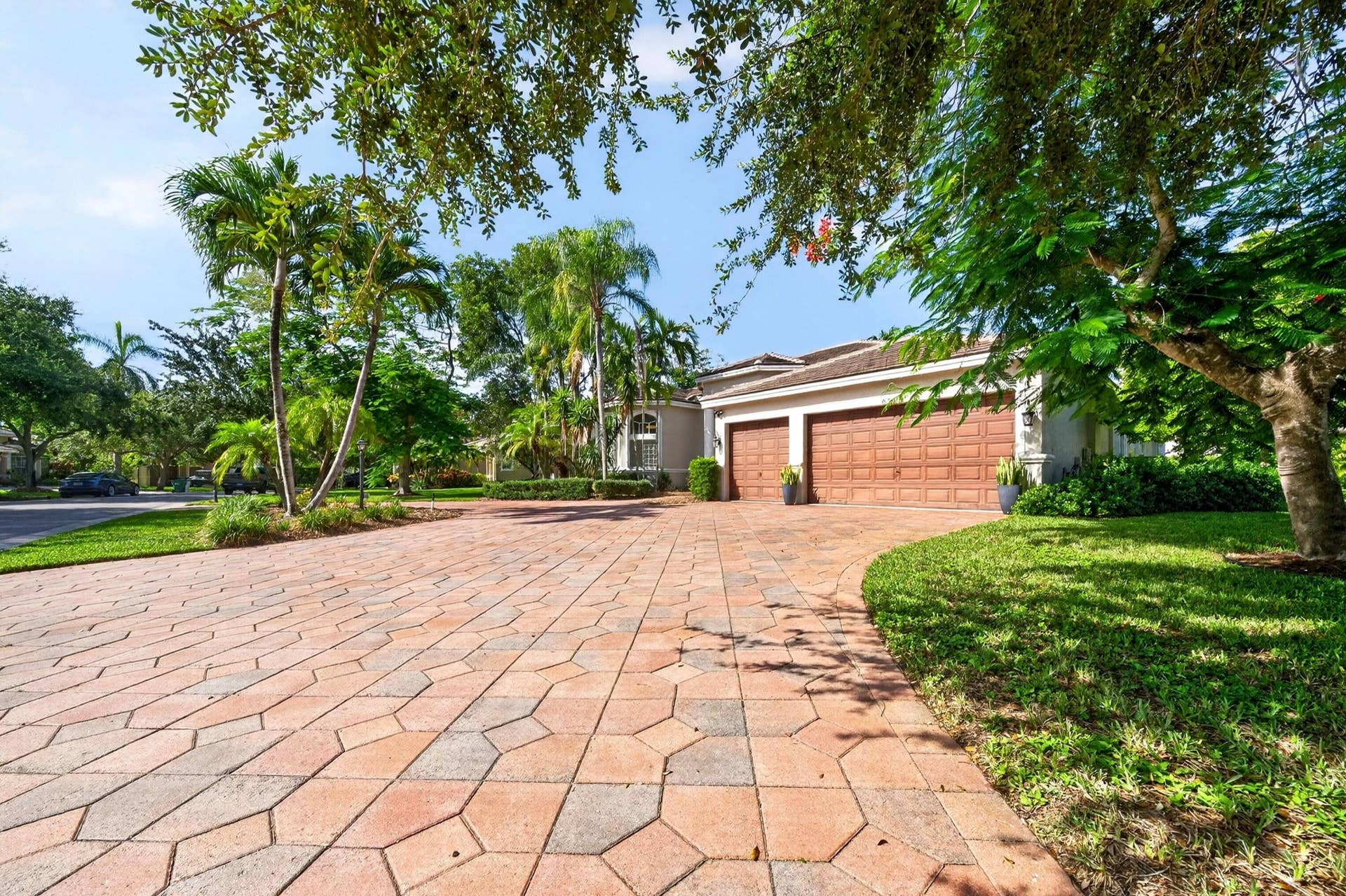 6529 NW 103rd Terrace, Parkland, FL 33076 060-004-Front Yard-4000x2666