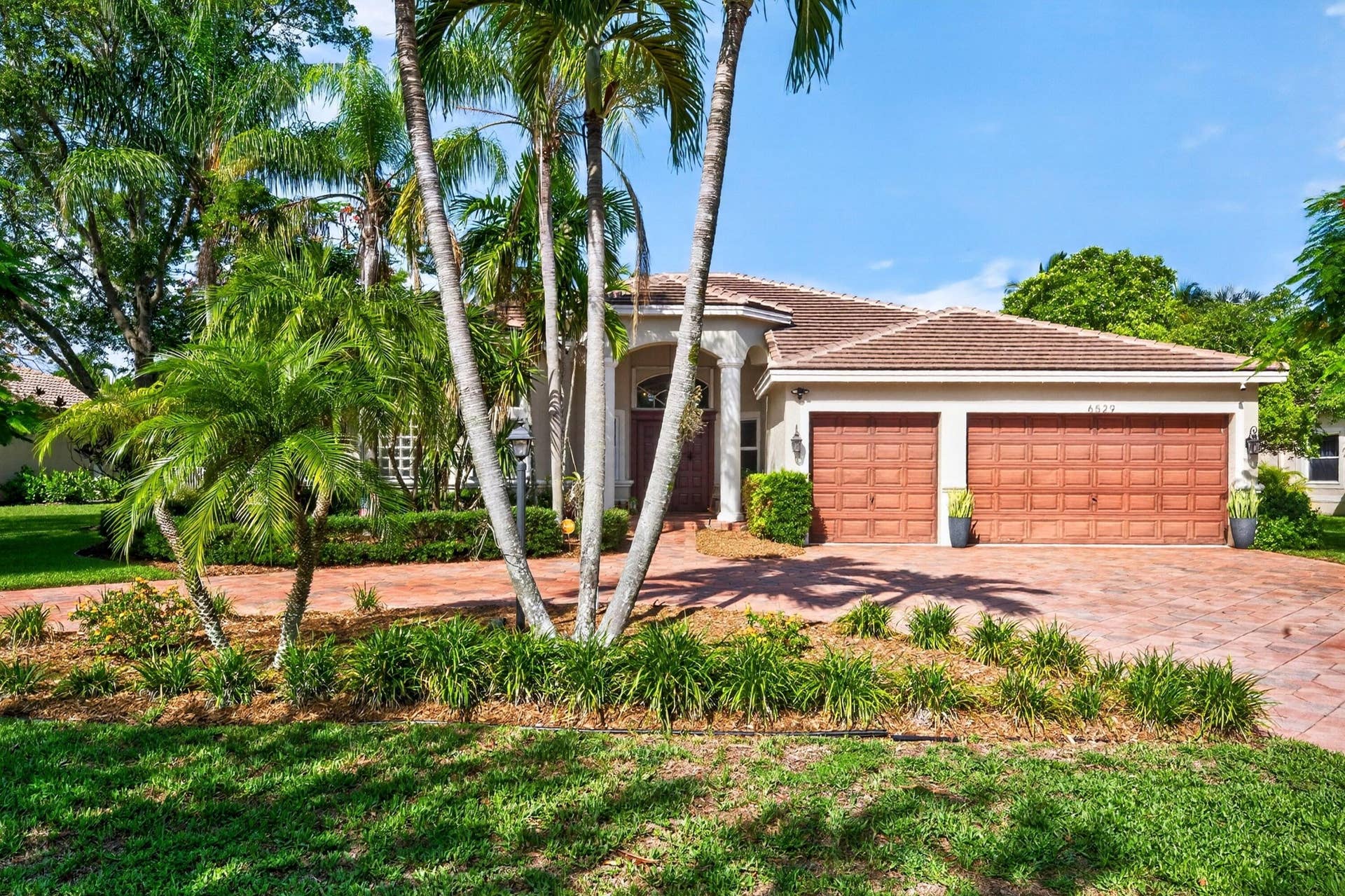 6529 NW 103rd Terrace, Parkland, FL 33076 059-009-Front Yard-4000x2664