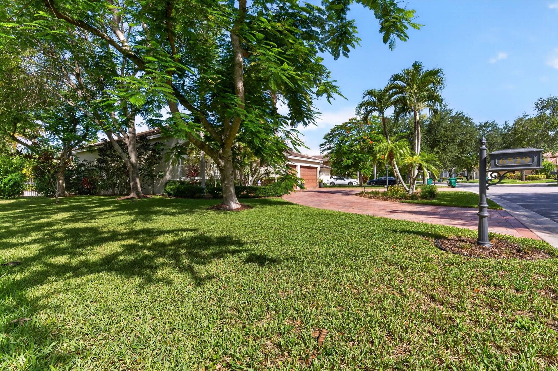 6529 NW 103rd Terrace, Parkland, FL 33076 061-035-Front Yard-4000x2664