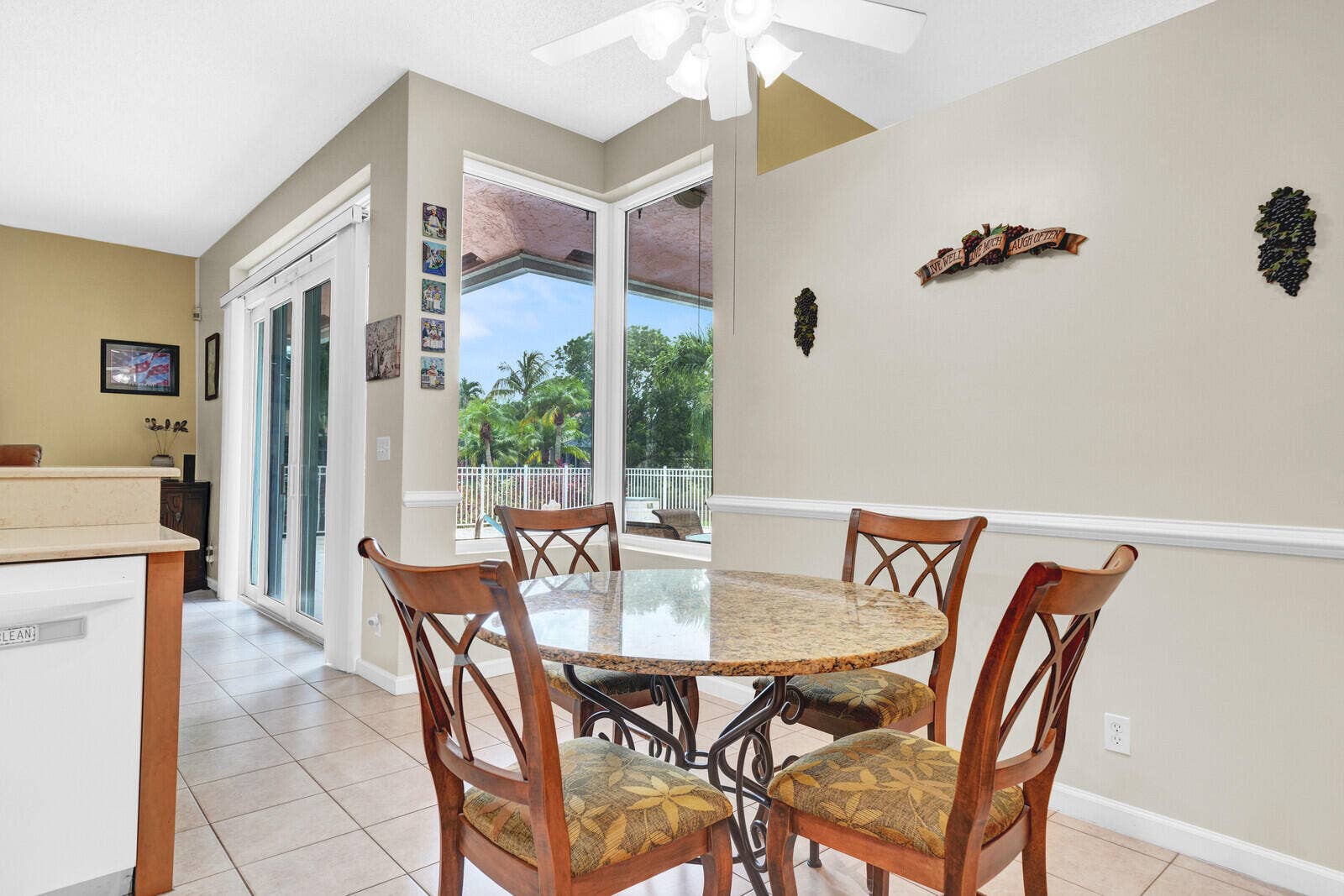 Additional dining area