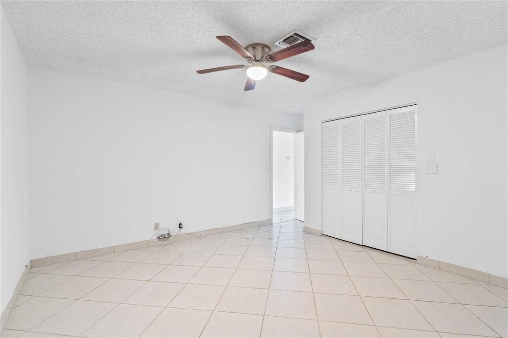 242 Neptune Avenue, Lauderdale By The Sea, FL 33308 242No9