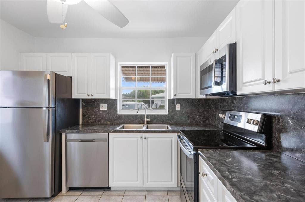 242 Neptune Avenue, Lauderdale By The Sea, FL 33308 242No2