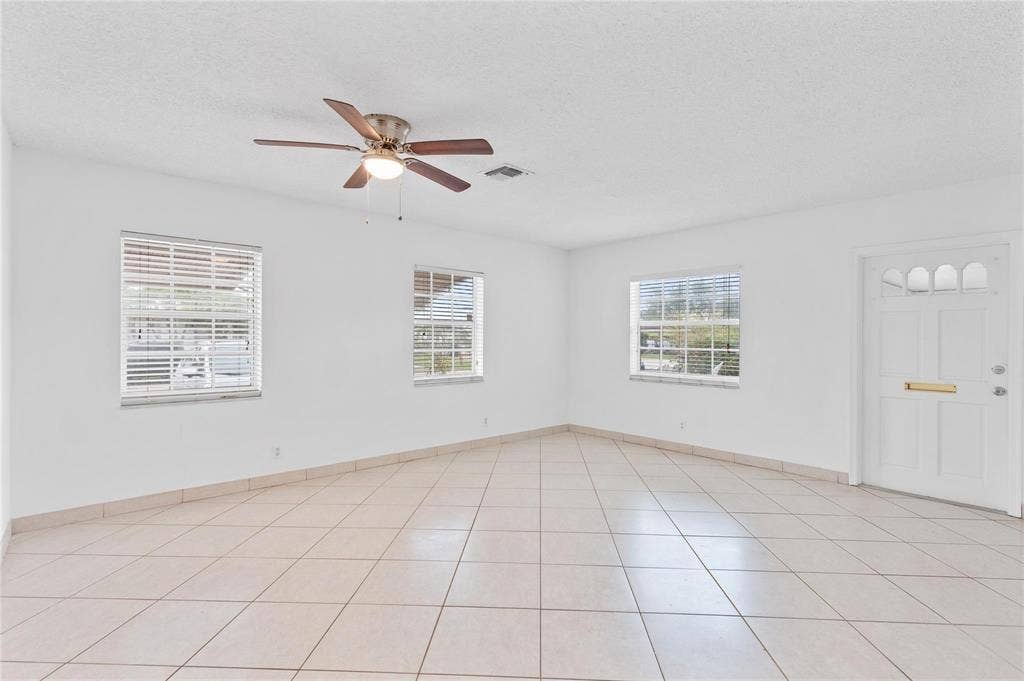 242 Neptune Avenue, Lauderdale By The Sea, FL 33308 242No8