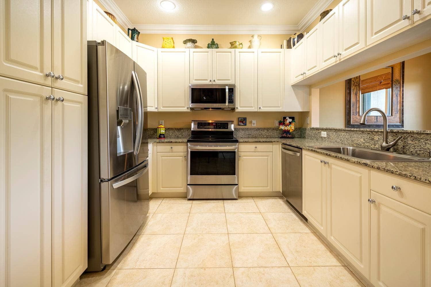 3501 Lakeside Drive, Davie, FL 33328 014-049-Kitchen-1500x1000