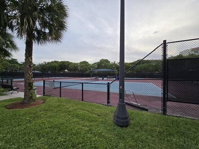 TENNIS