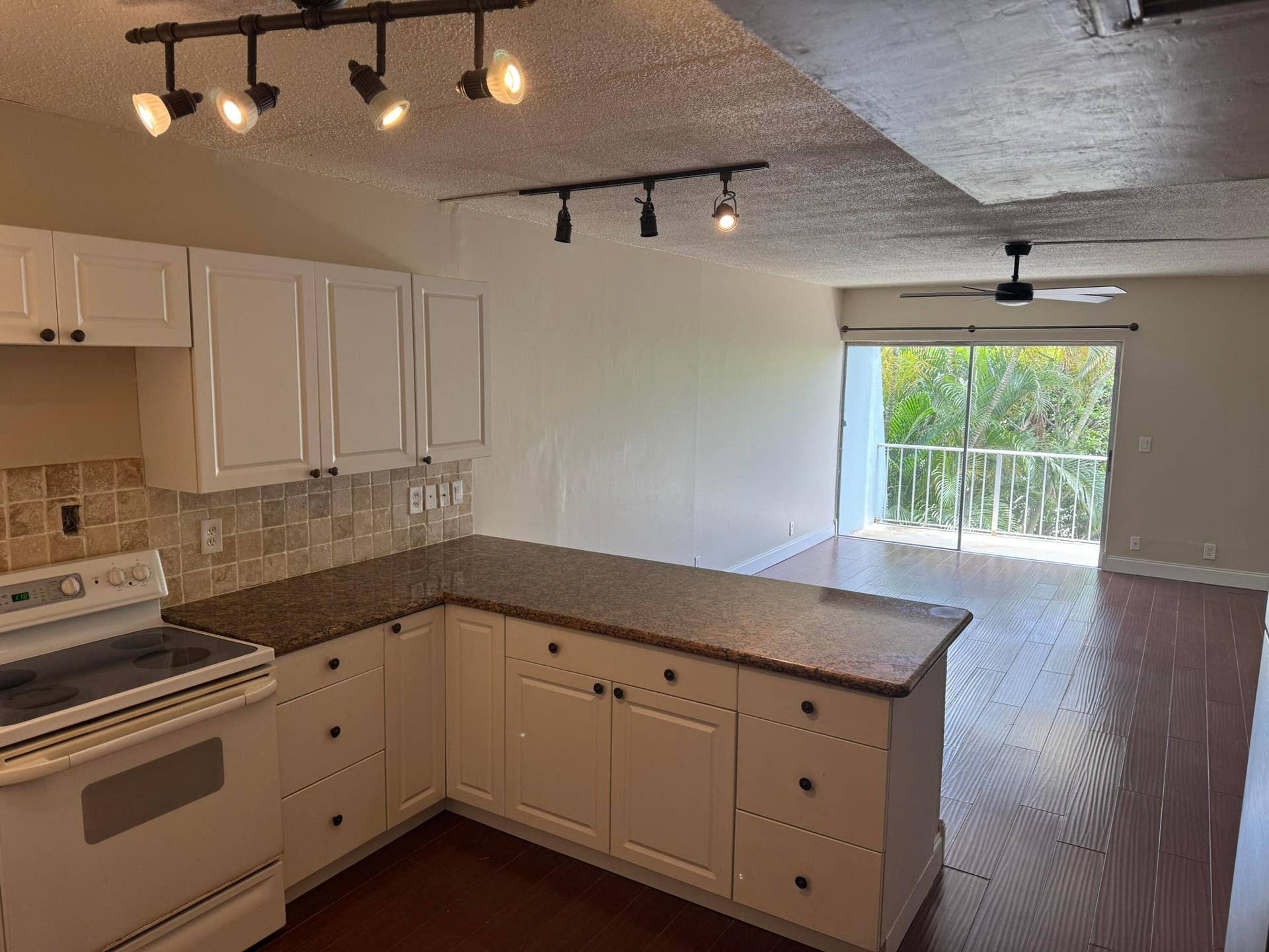 725 Hummingbird Way, #210, North Palm Beach, FL 33408 IMG_7838