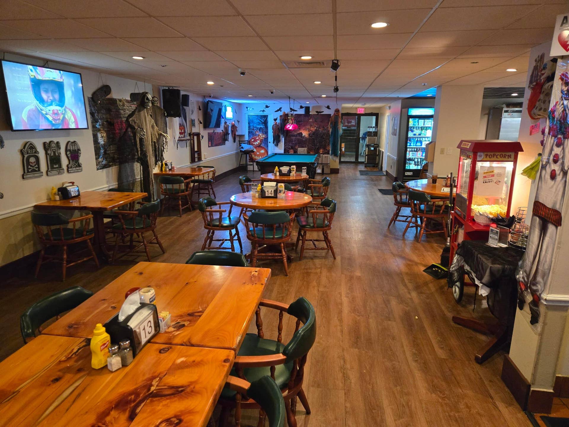 Chippers bar & restaurant Entertainment six nights a week and pool table room.