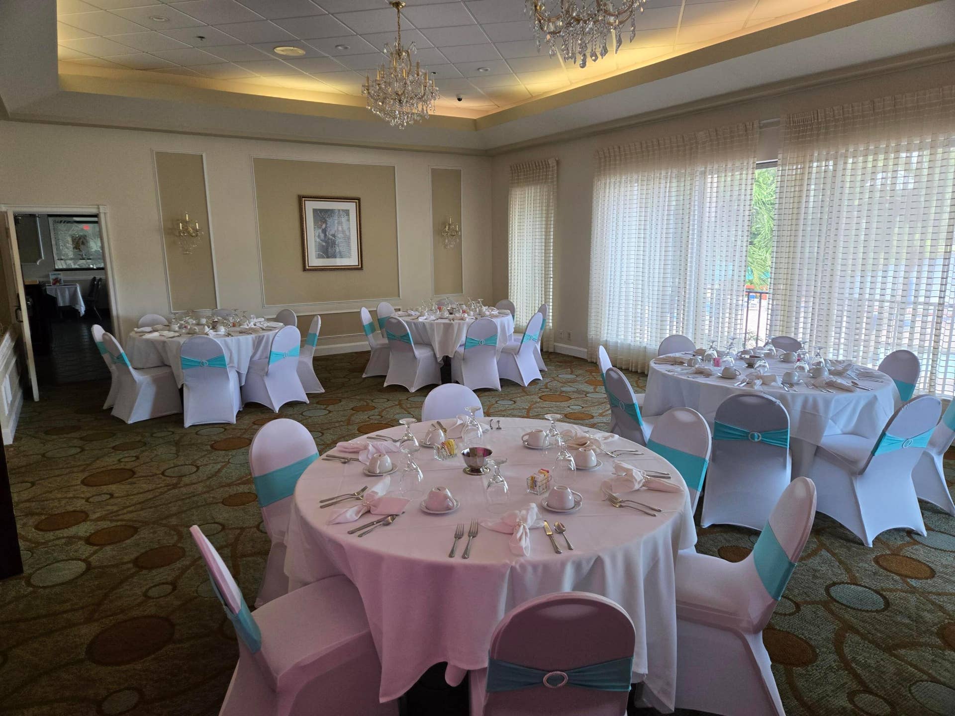 Overflow Lake room dining and small banquets