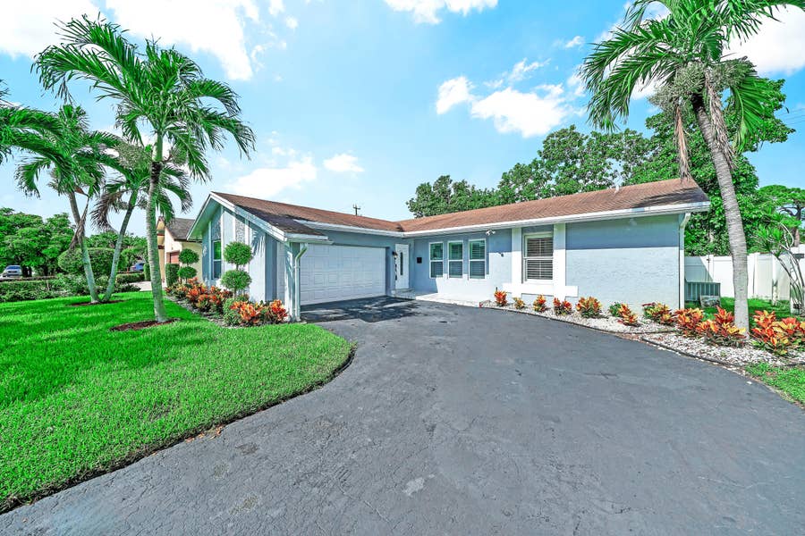Property photo for 724 Avenue Chaumont, Delray Beach, FL