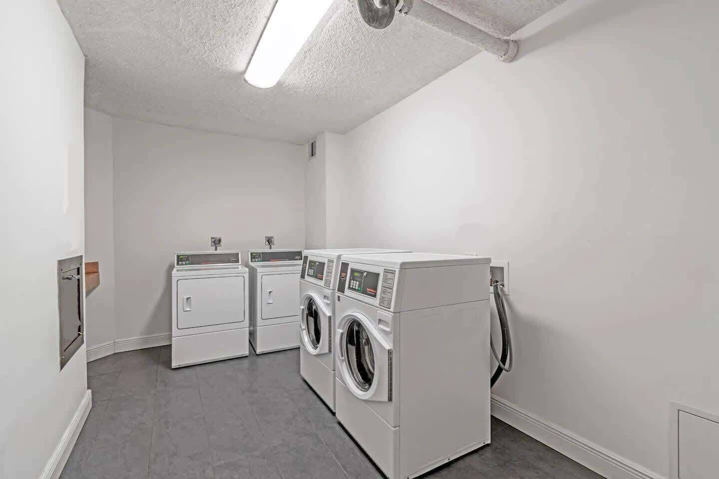 14K floor laundry
