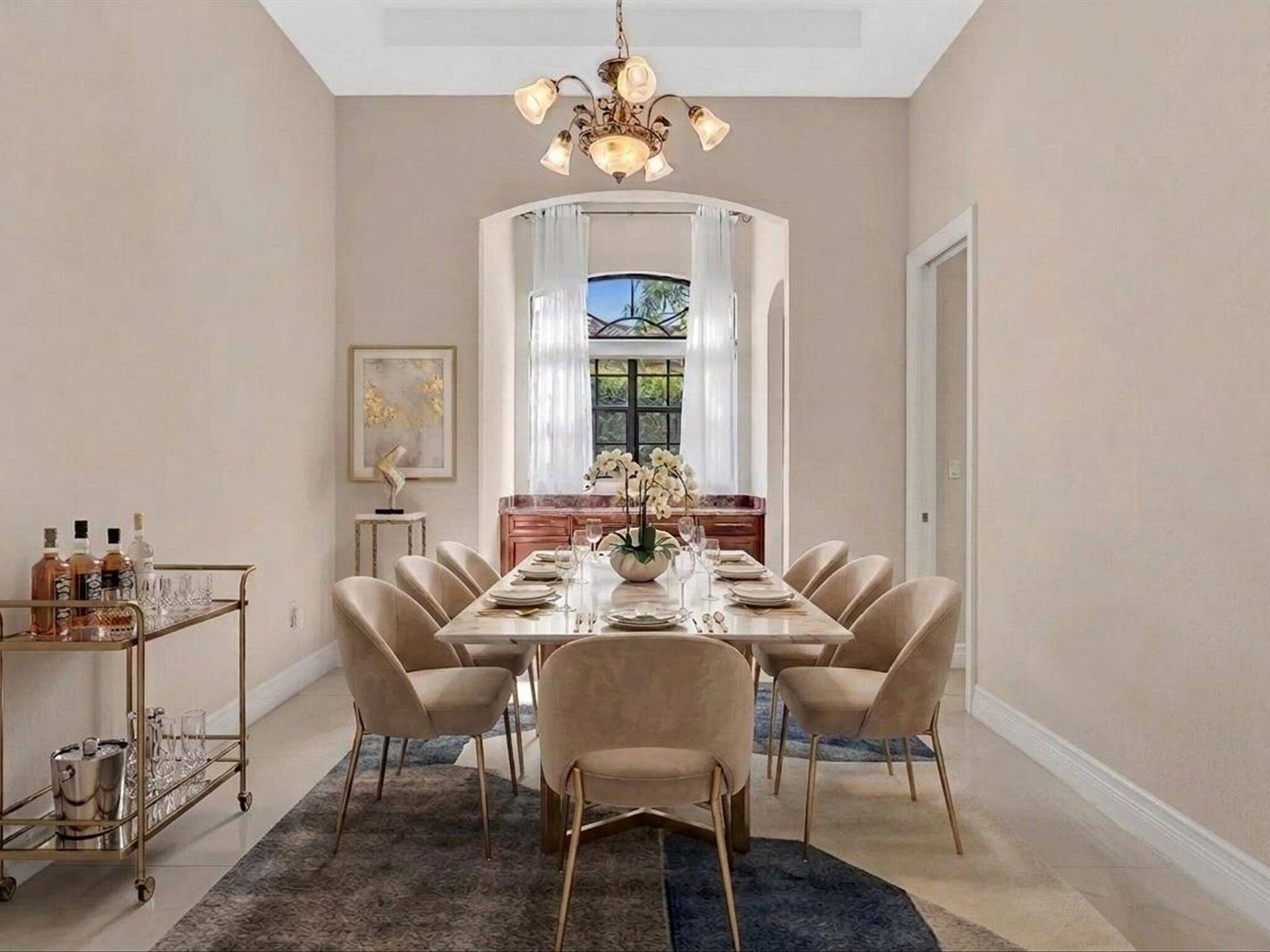 3445 NW 87th Avenue, Hollywood, FL 33024 AI PHOTO OF FURNISHNGS