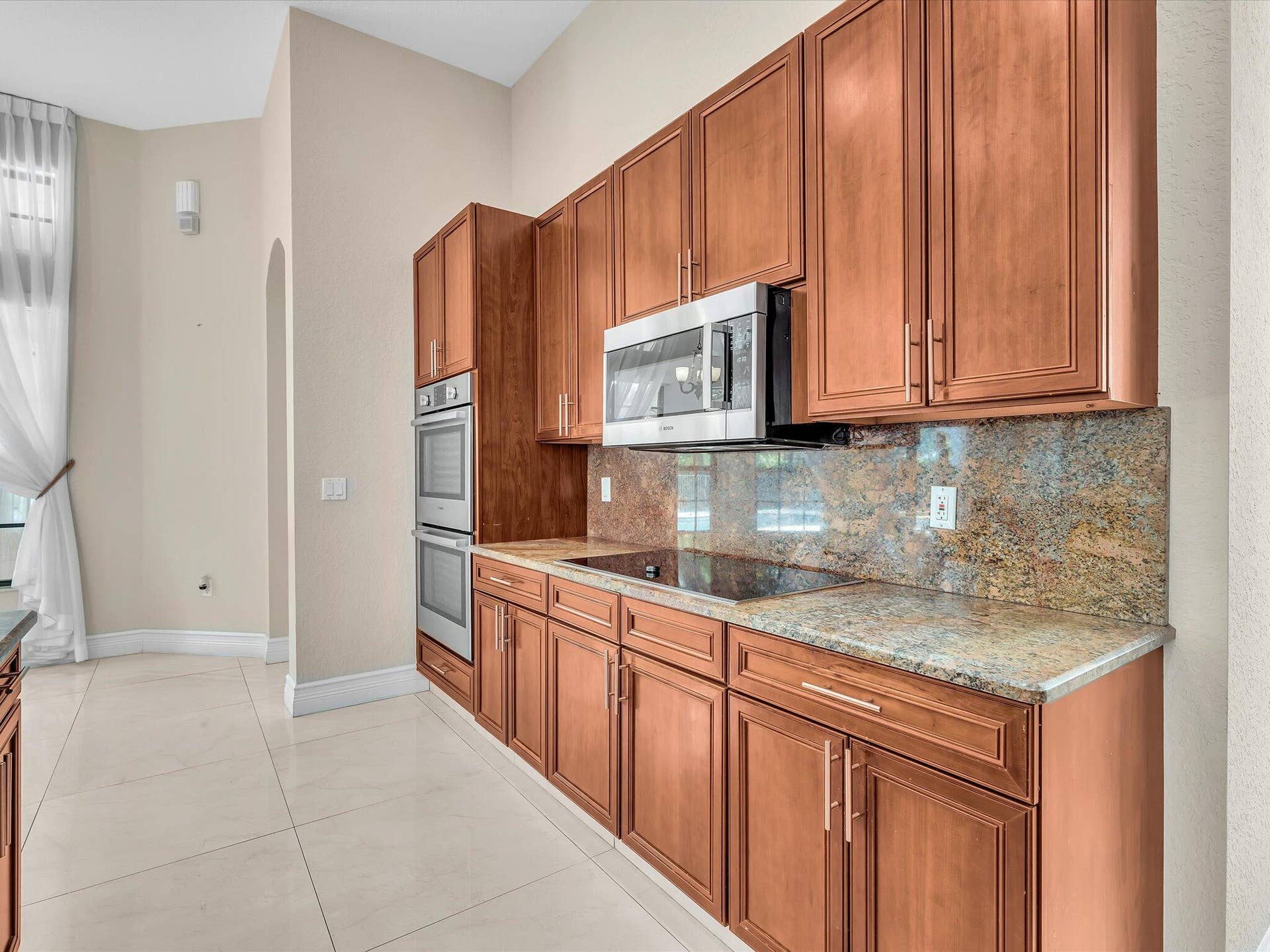 3445 NW 87th Avenue, Hollywood, FL 33024 032-FPP00146