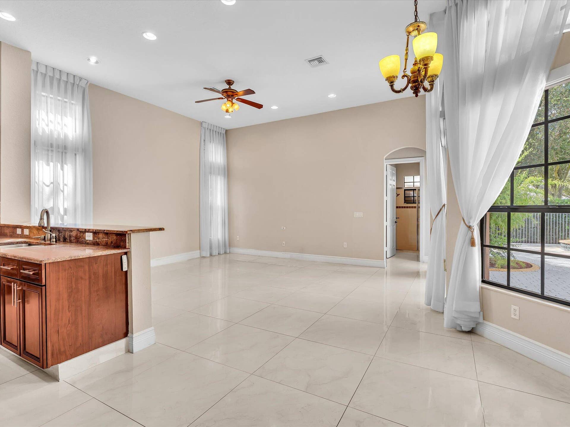 3445 NW 87th Avenue, Hollywood, FL 33024 018-FPP00081