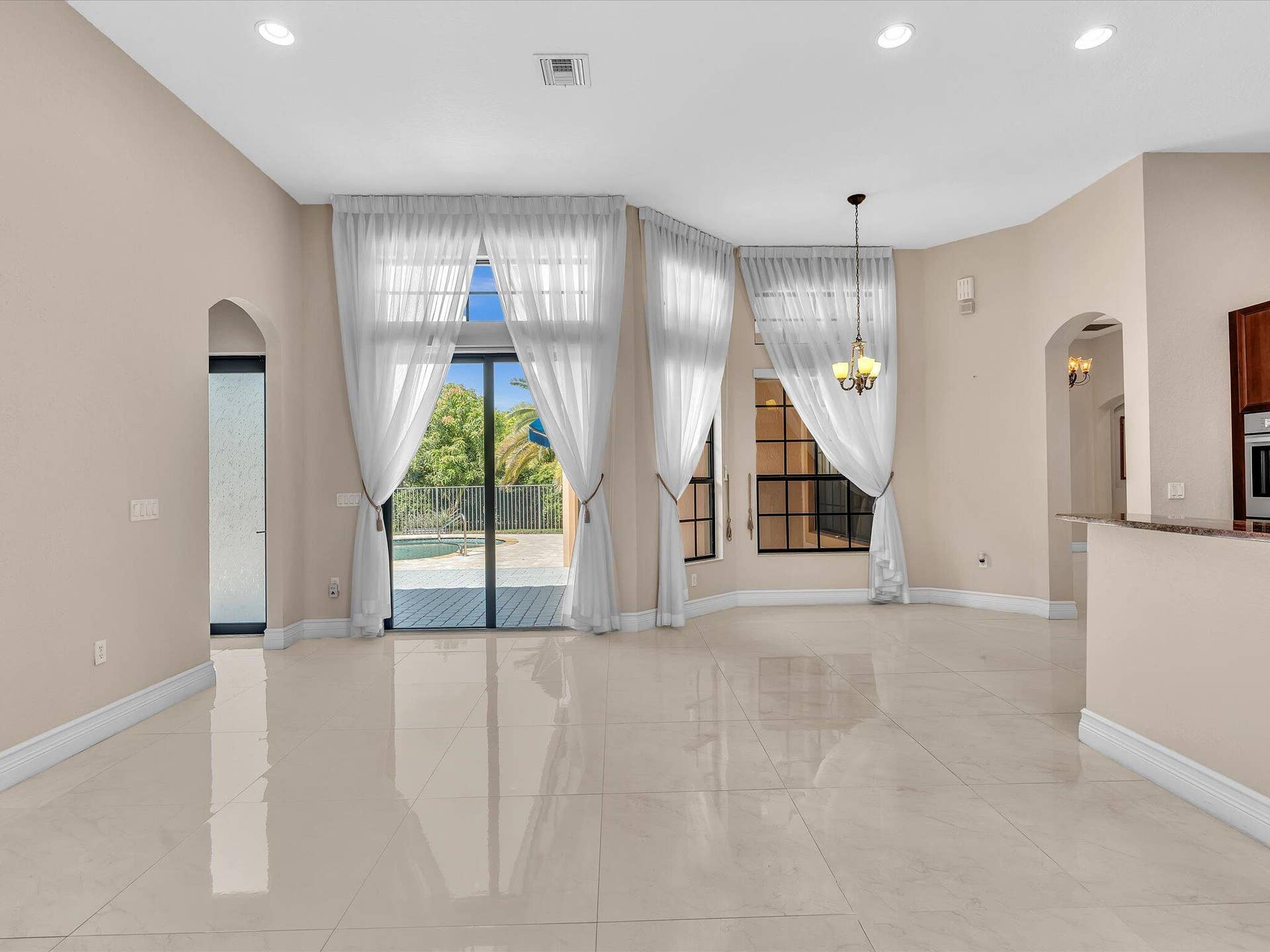 3445 NW 87th Avenue, Hollywood, FL 33024 024-FPP00106