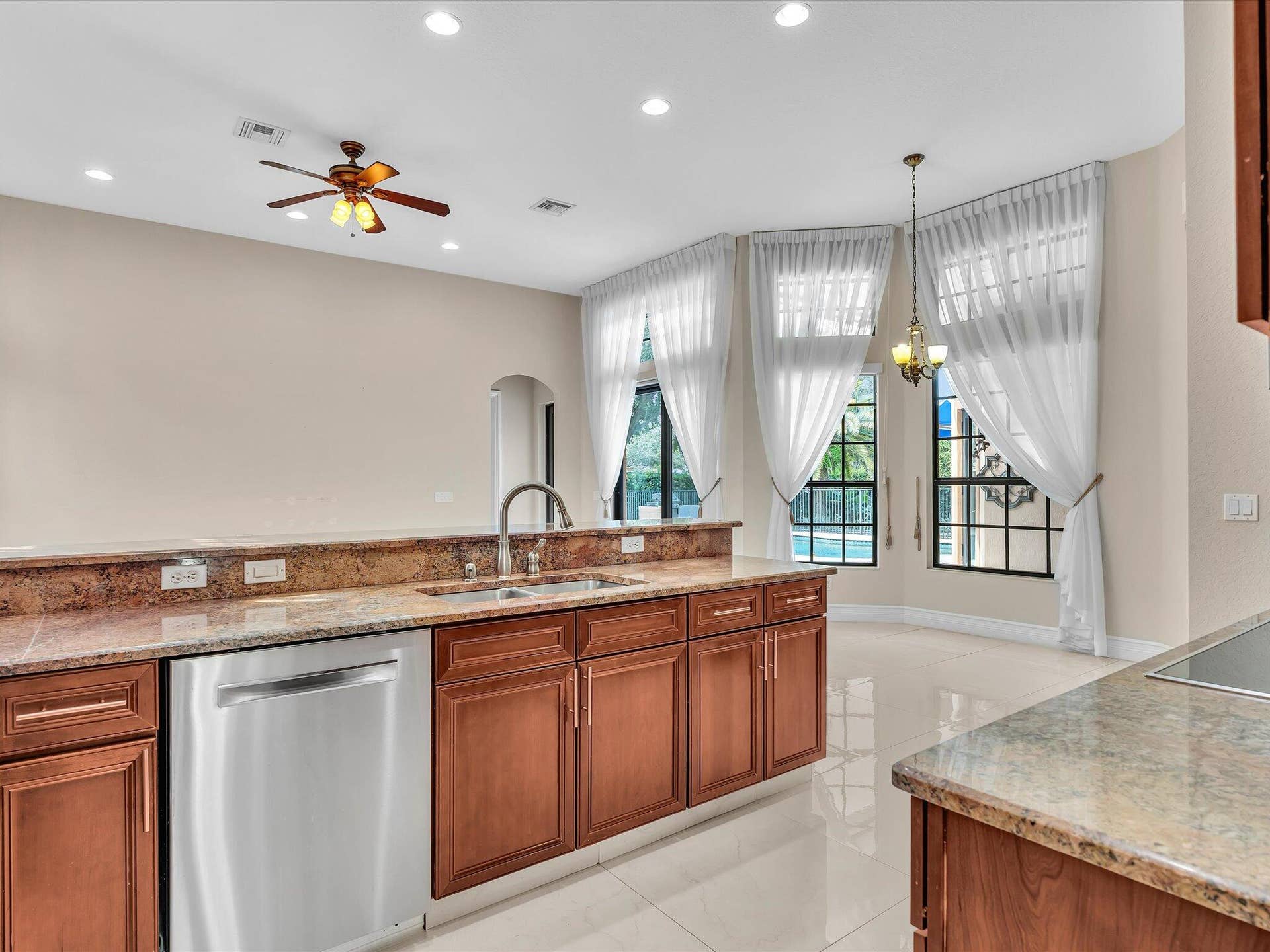 3445 NW 87th Avenue, Hollywood, FL 33024 030-FPP00136