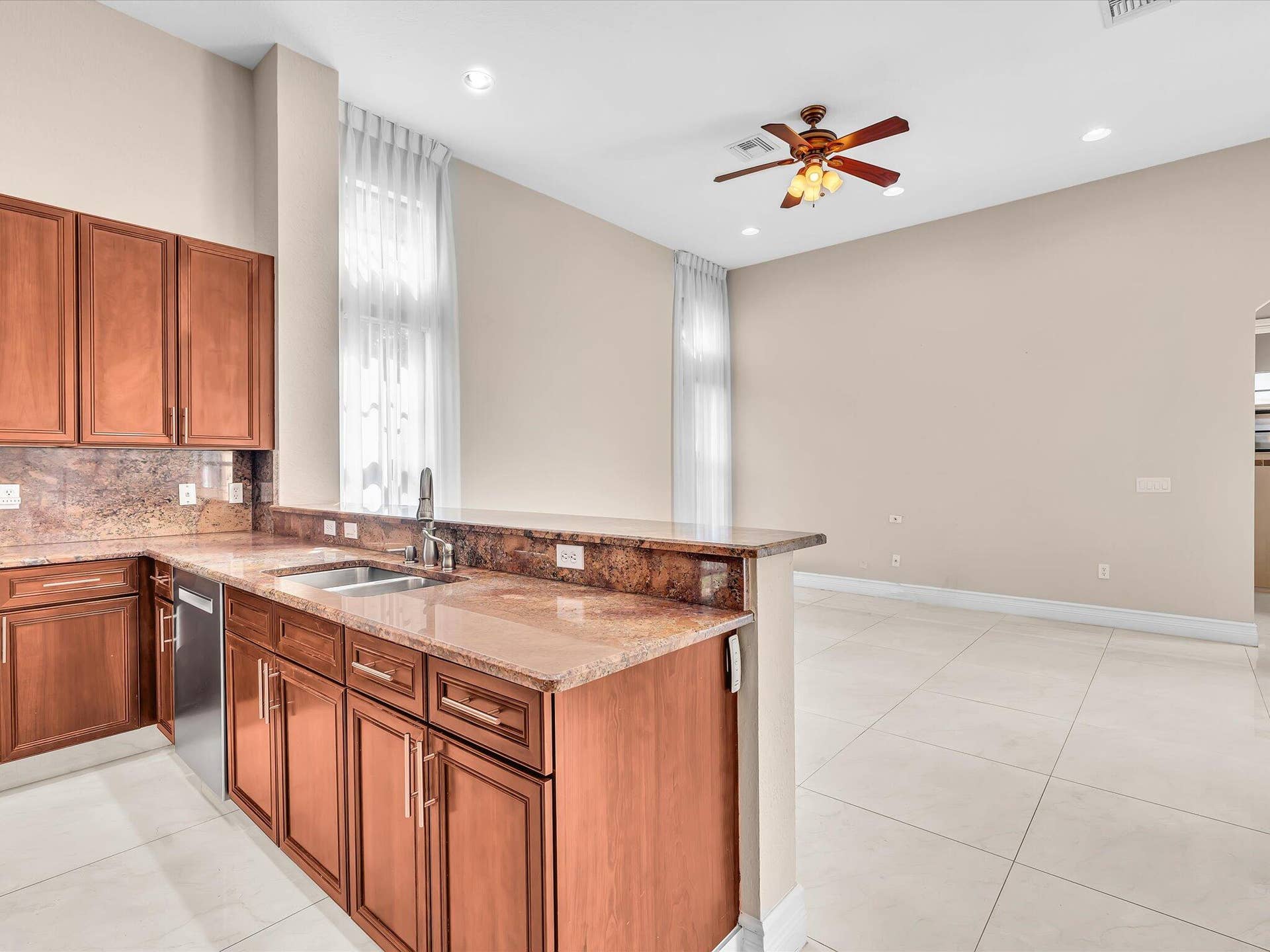 3445 NW 87th Avenue, Hollywood, FL 33024 035-FPP00161