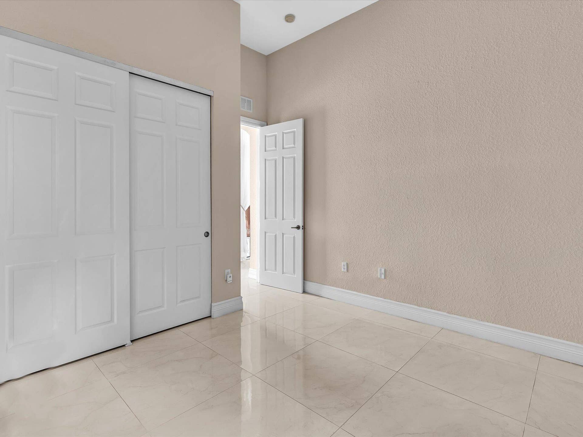 3445 NW 87th Avenue, Hollywood, FL 33024 049-FPP00231