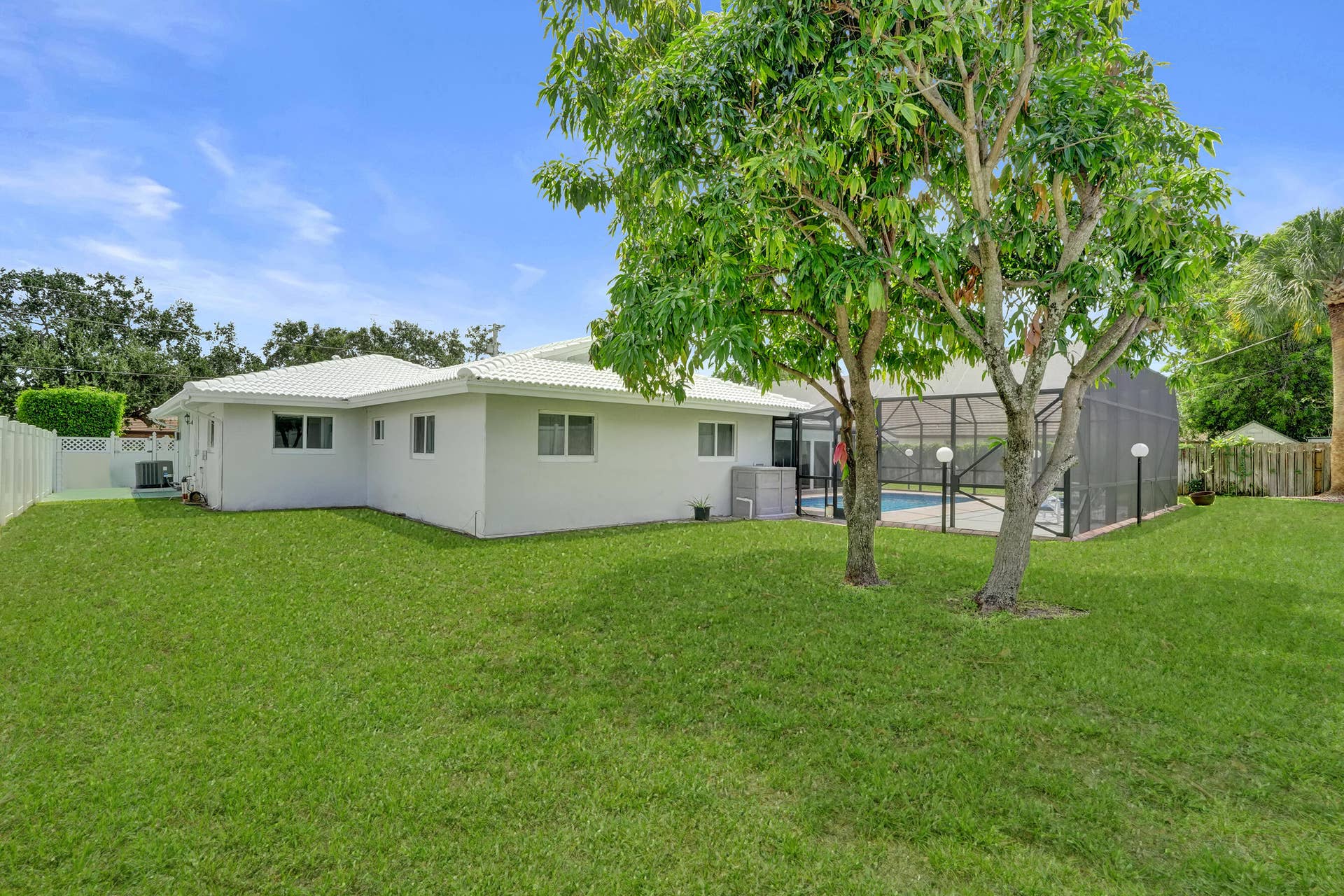 4755 NE 23rd Avenue, Fort Lauderdale, FL 33308 DSC09070