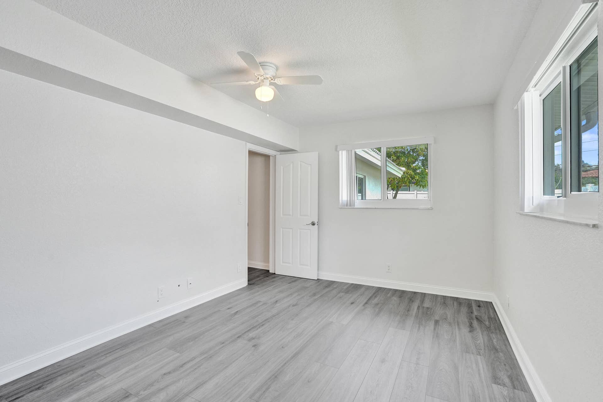 4755 NE 23rd Avenue, Fort Lauderdale, FL 33308 DSC08968