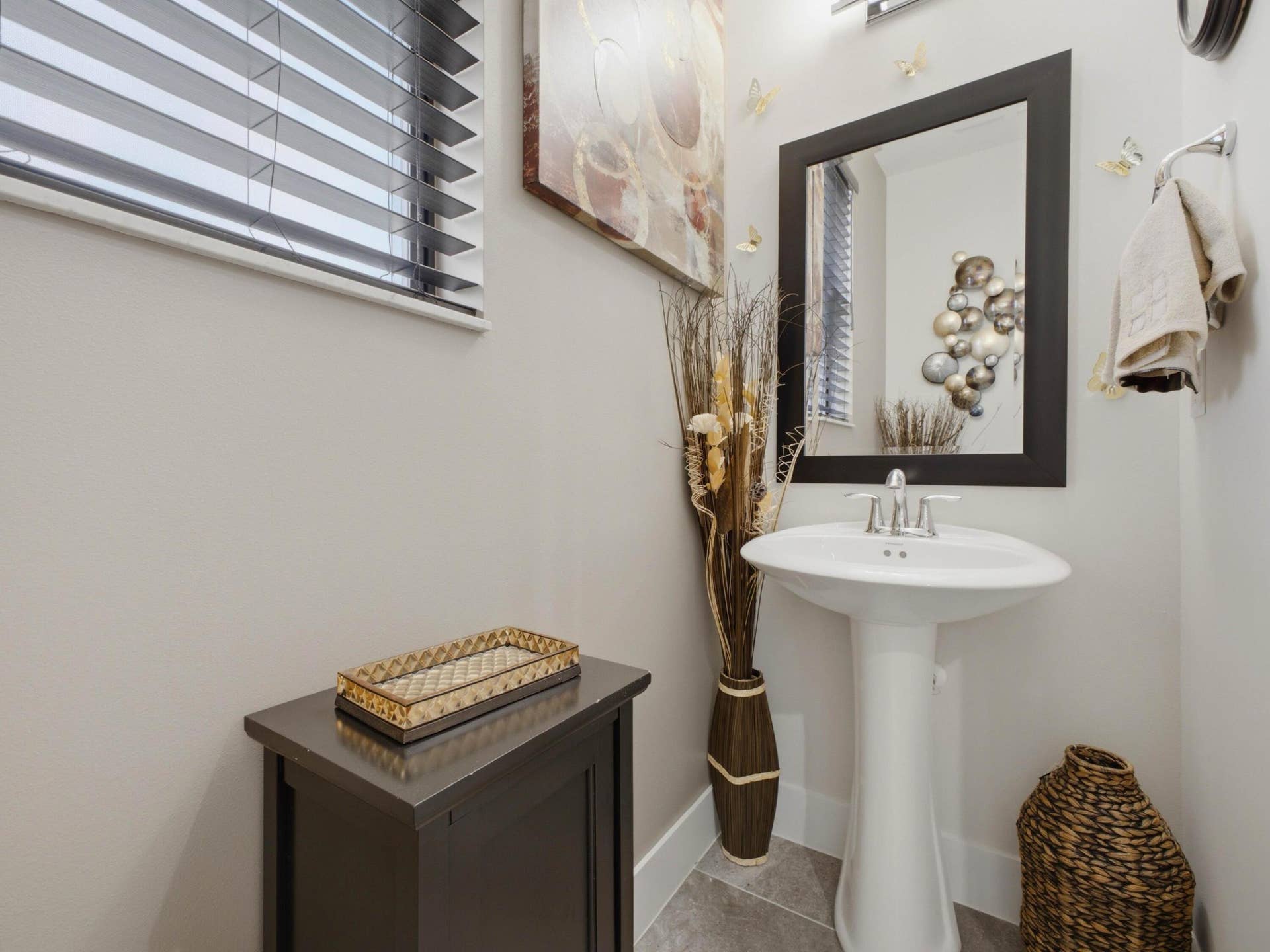 16312 Sandy Shore Drive, Westlake, FL 33470 Powder Pedestal Sink
