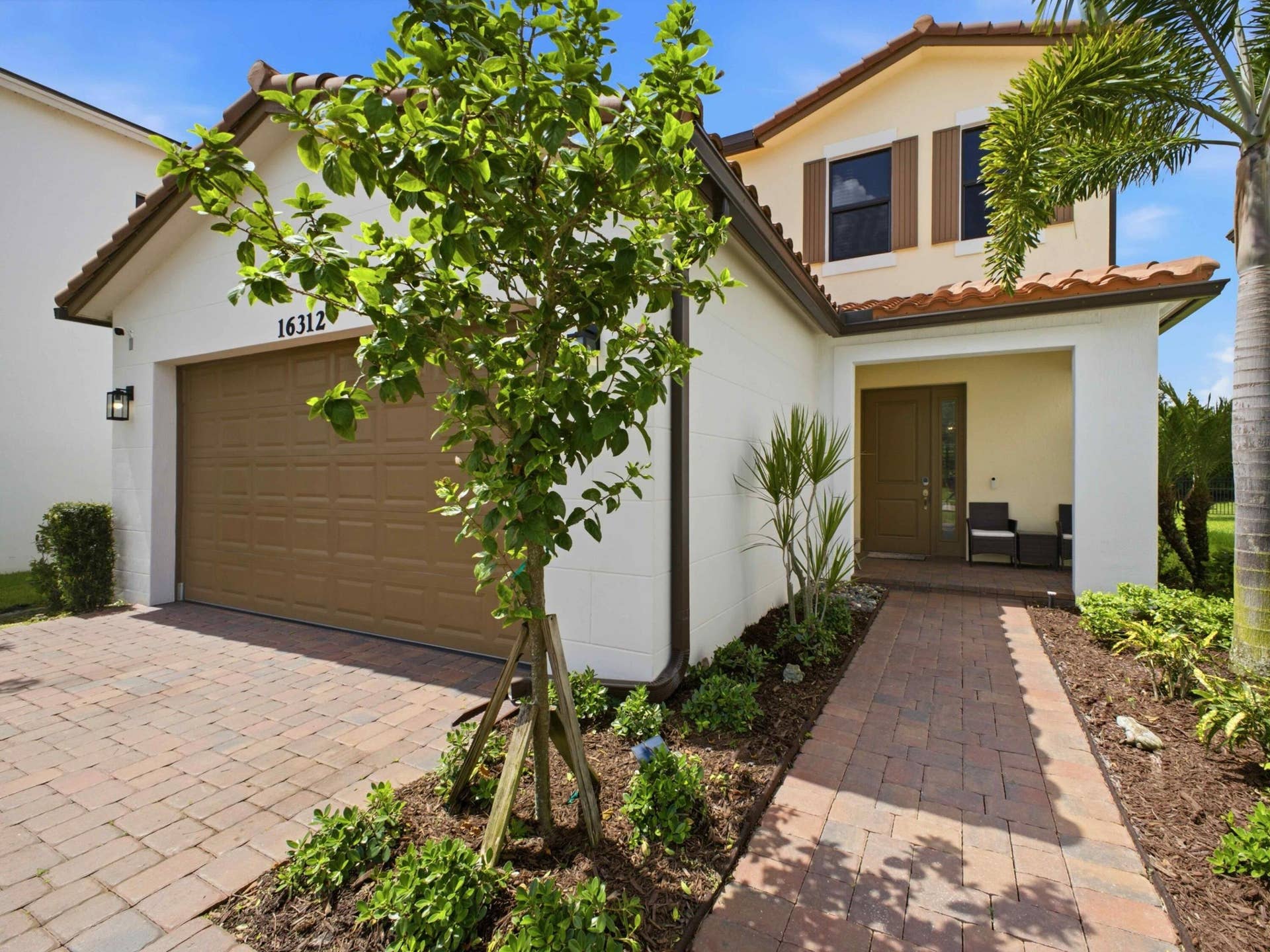16312 Sandy Shore Drive, Westlake, FL 33470 Front Entrance