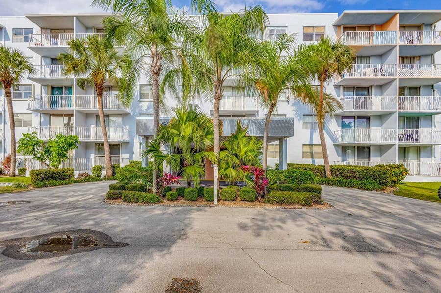 Property photo for 480 Executive Center Drive, #2g, West Palm Beach, FL