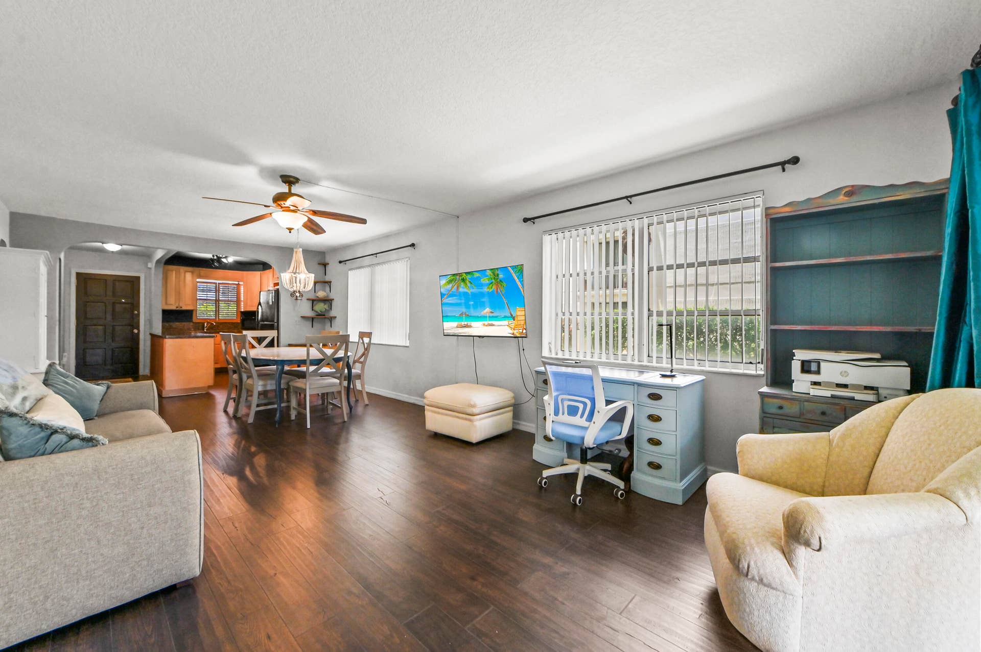 308 Golfview Road, #101, North Palm Beach, FL 33408 17 Living room 04