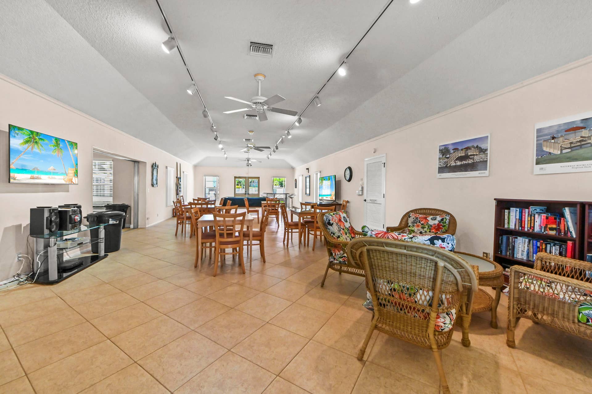 308 Golfview Road, #101, North Palm Beach, FL 33408 31 clubhouse 01