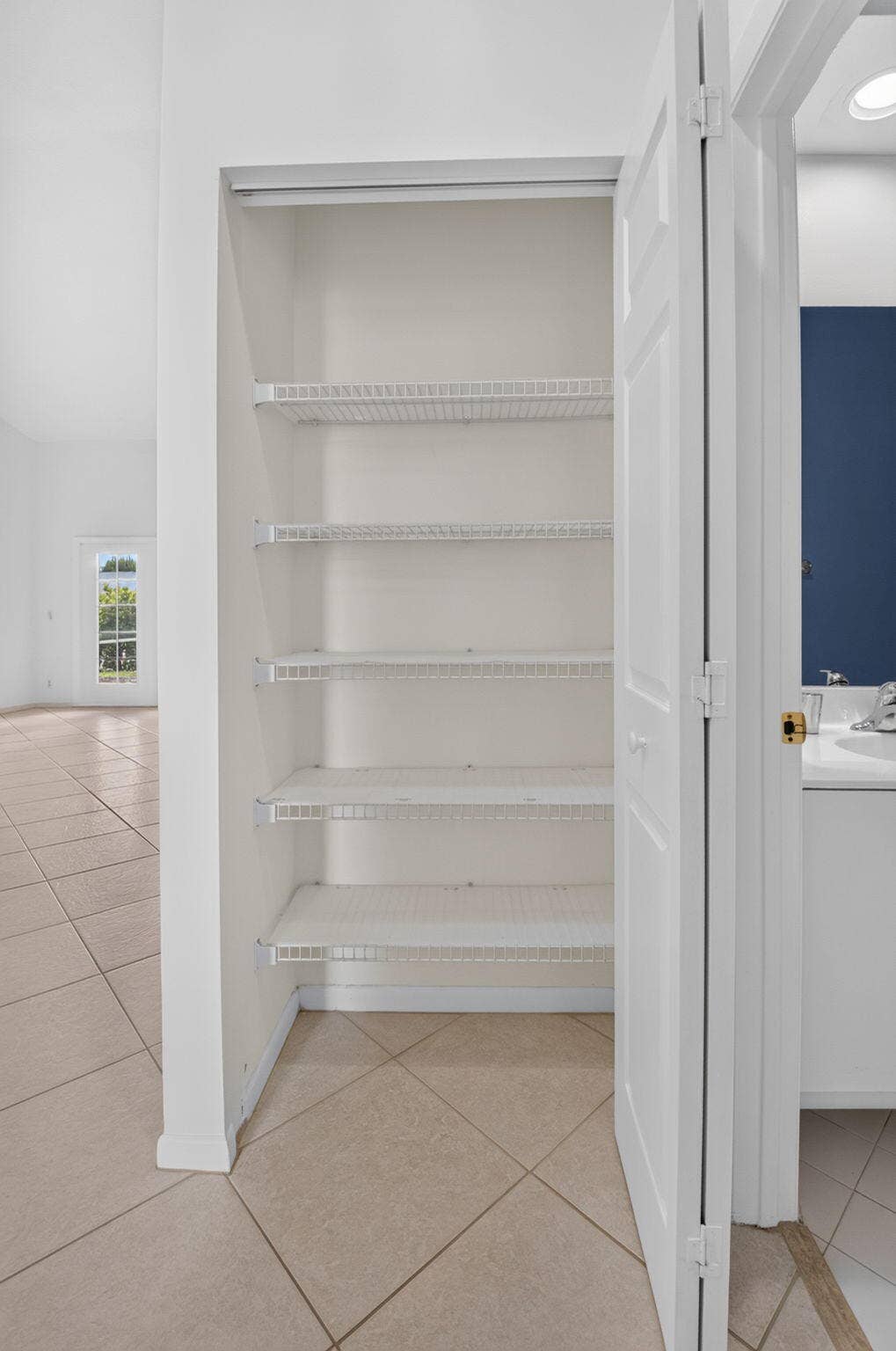 23256 Alora Drive, Boca Raton, FL 33433 Linen Closet