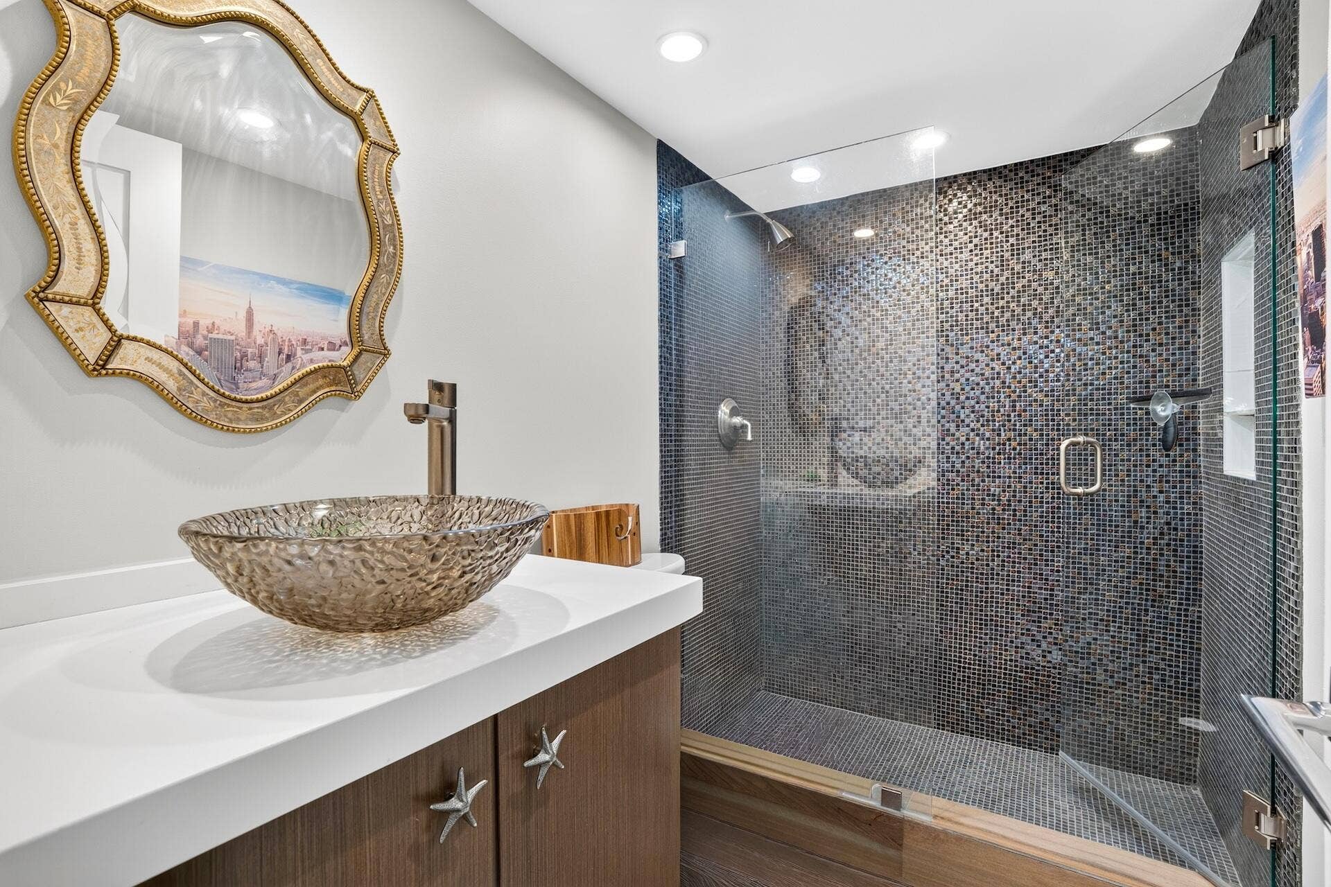 101 Briny Avenue, #808, Pompano Beach, FL 33062 SECOND BATHROOM