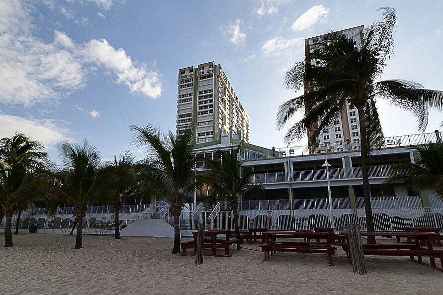 101 Briny Avenue, #808, Pompano Beach, FL 33062 BBQ area